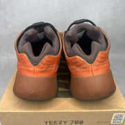 adidas Yeezy 700 V3 Copper Fade pre-owned size 14