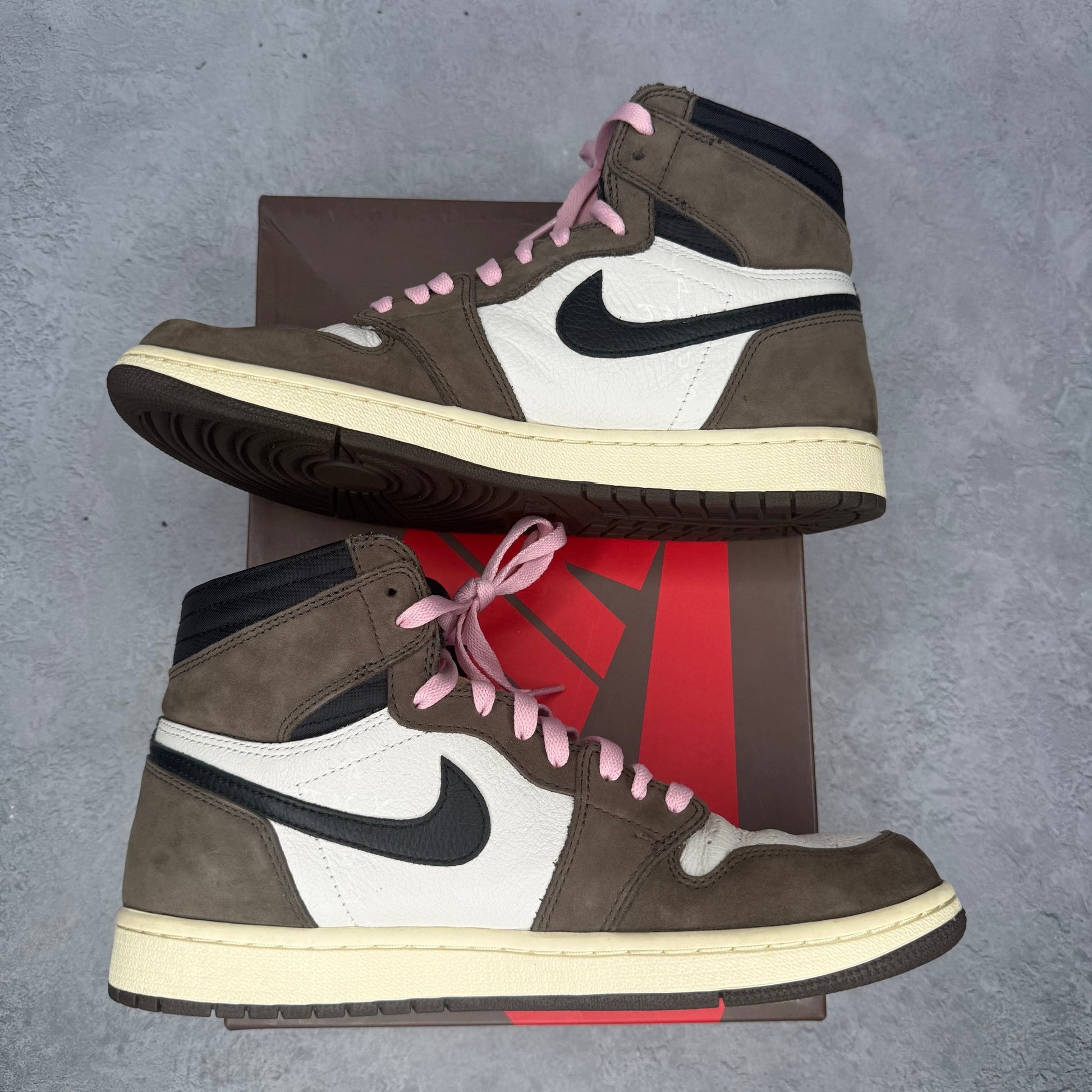 Jordan 1 Retro High OG SP Travis Scott Mocha *pre - owned* SIZE 10 - Kicks Collective PA - Jordan - CD4487-100 - Men's Shoes - 10M/11.5W - Pre - Owned