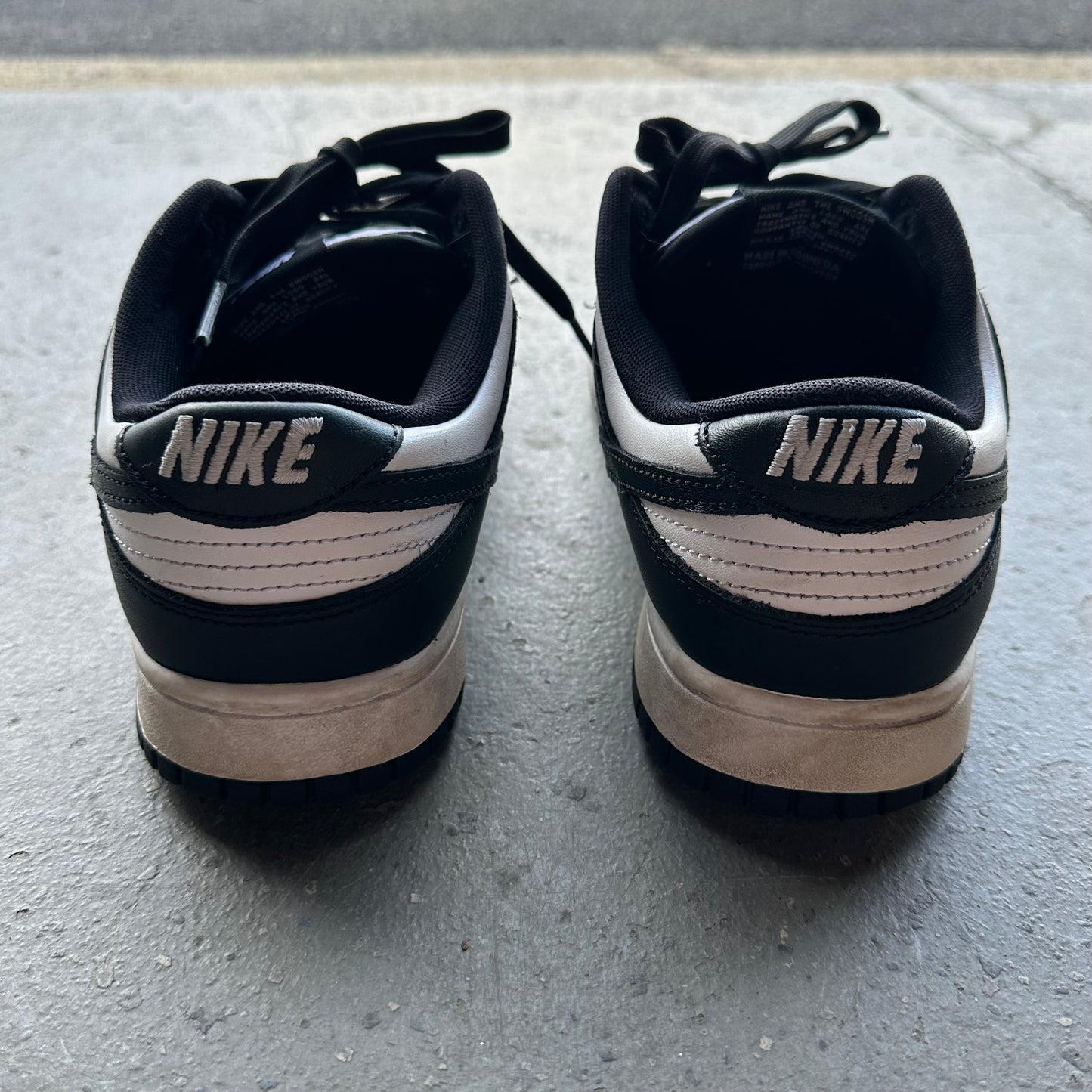 Nike Dunk Low Retro White Black Panda *pre-owned* (SIZE 9.5)