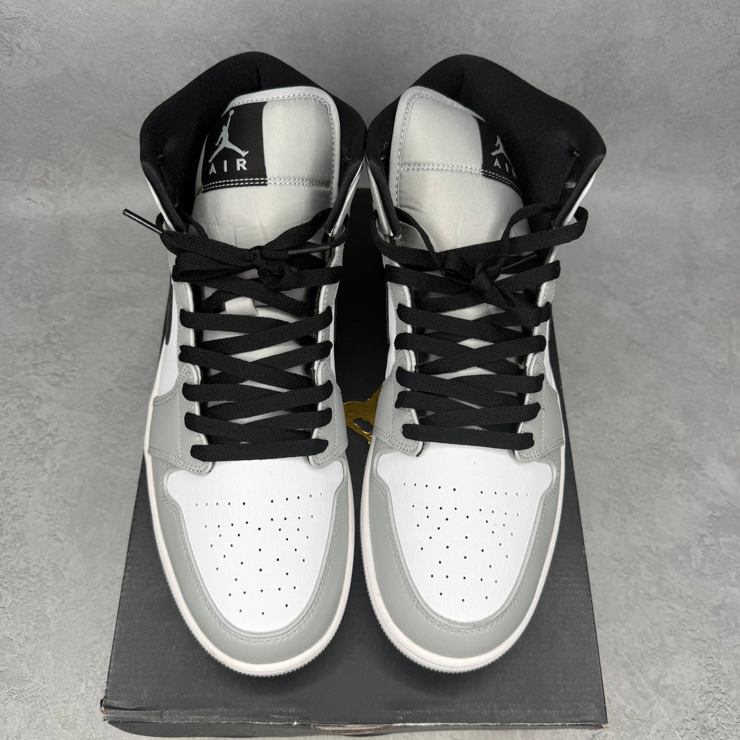 Jordan 1 Mid Light Smoke Grey *pre-owned* SIZE 13
