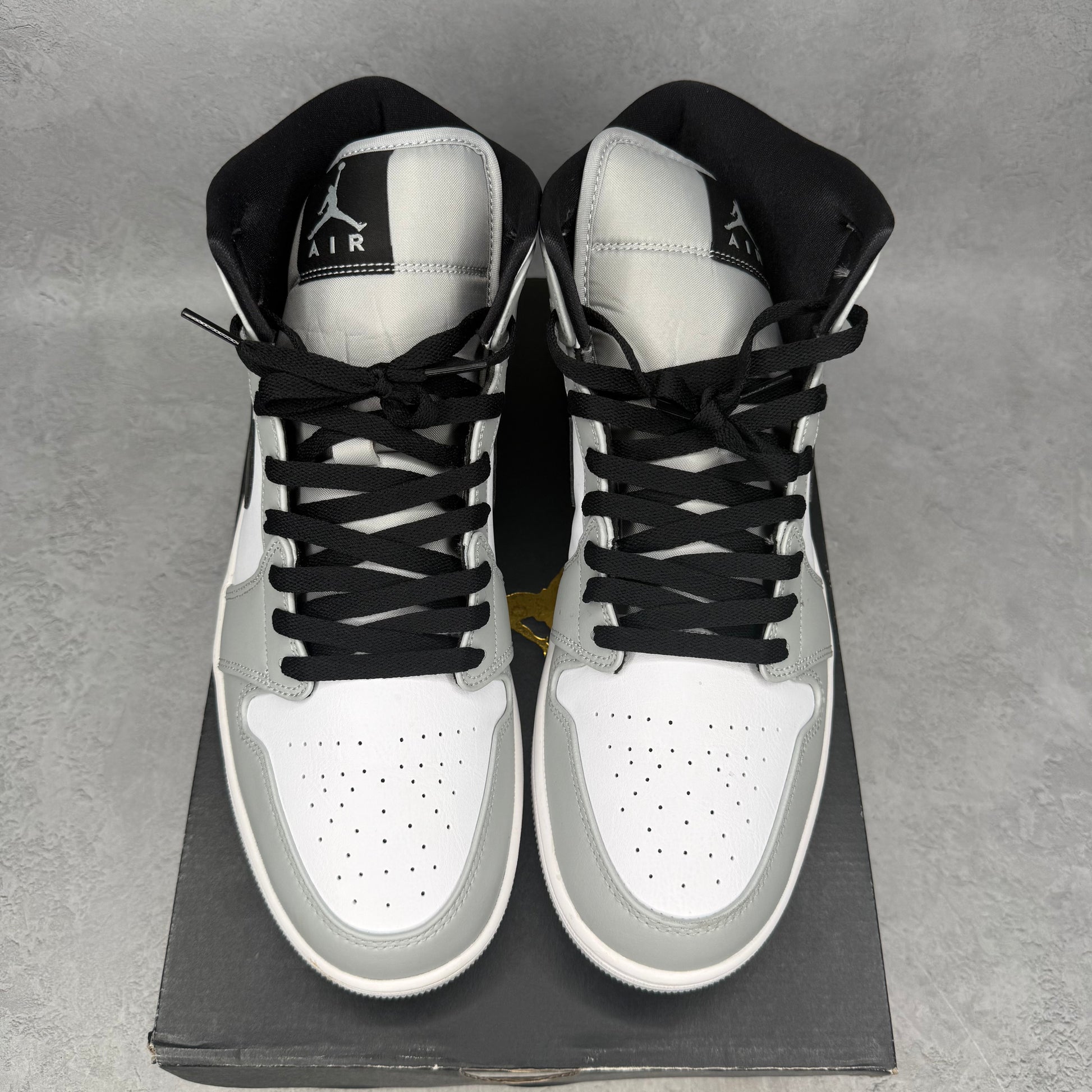 Jordan 1 Mid Light Smoke Grey *pre-owned* SIZE 13