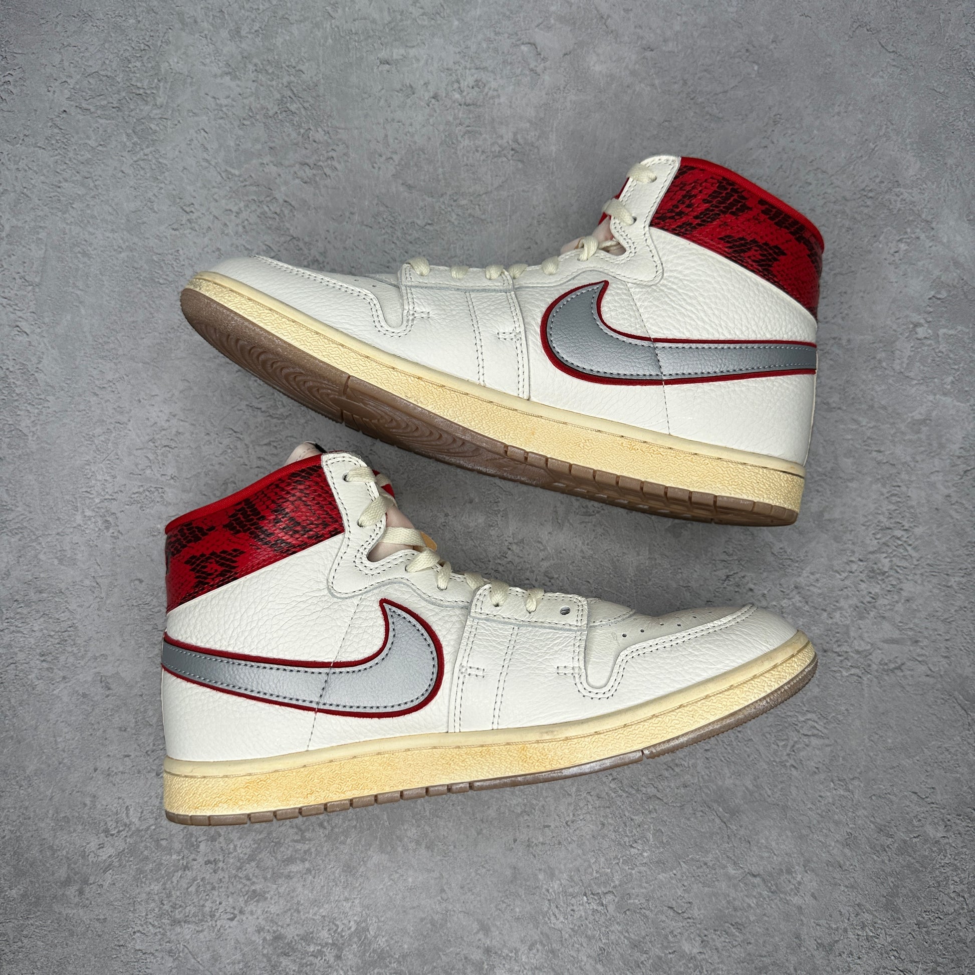 Nike Jordan Air Ship PE SP Awake NY *pre-owned* SIZE 10.5