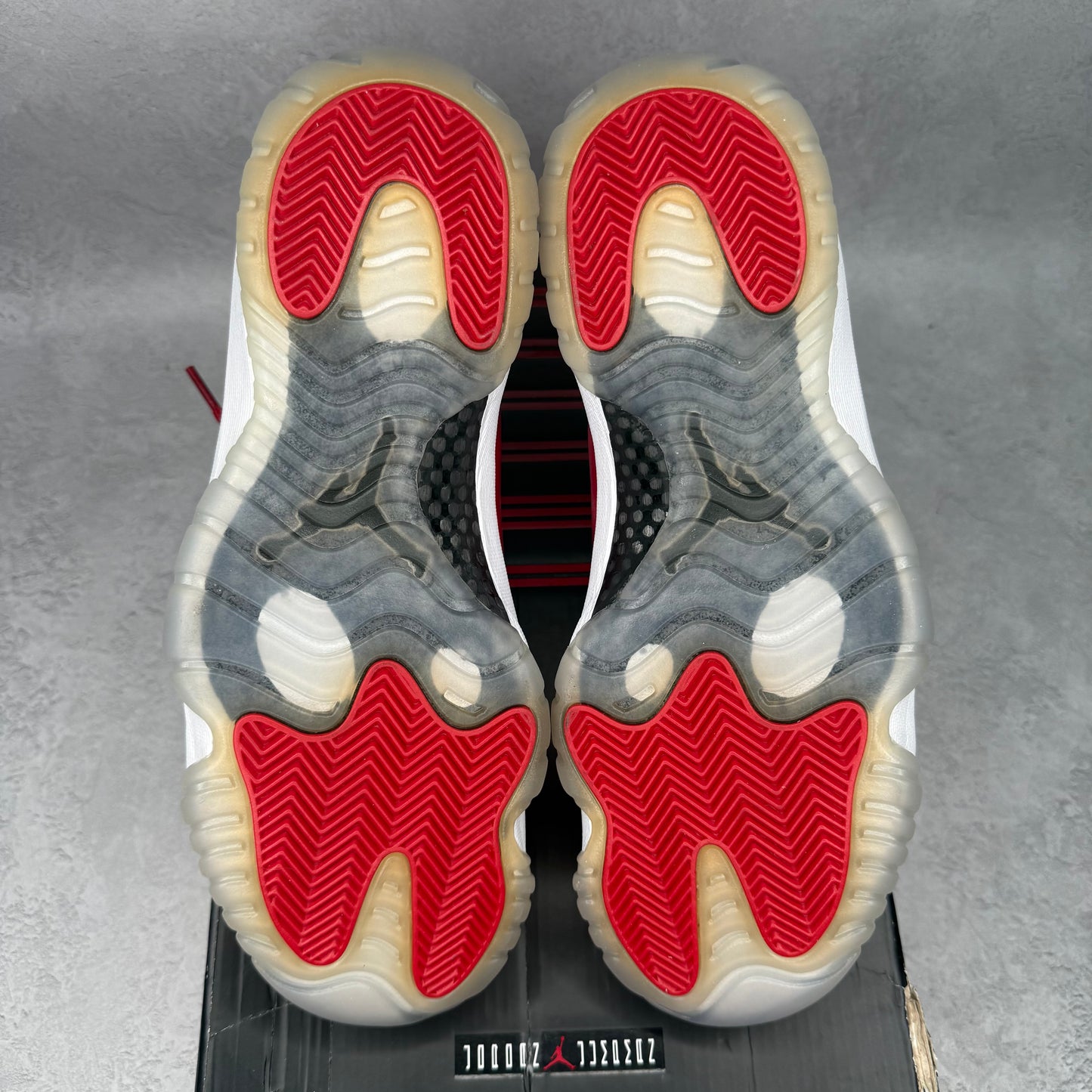 Jordan 11 Retro Win Like 96 *pre-owned* SIZE 10