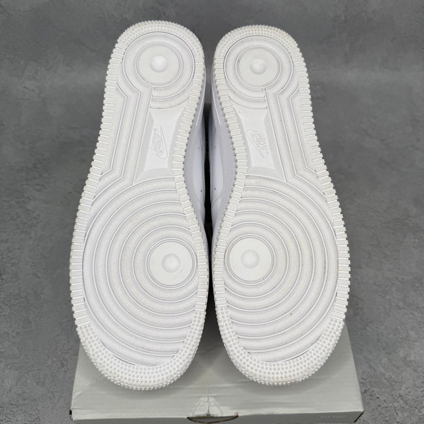 Nike Air Force 1 Low '07 White *pre - owned* SIZE 10 - Kicks Collective PA - Nike - 315122-111/CW2288-111 - Men's Shoes - 10M/11.5W - Pre - Owned