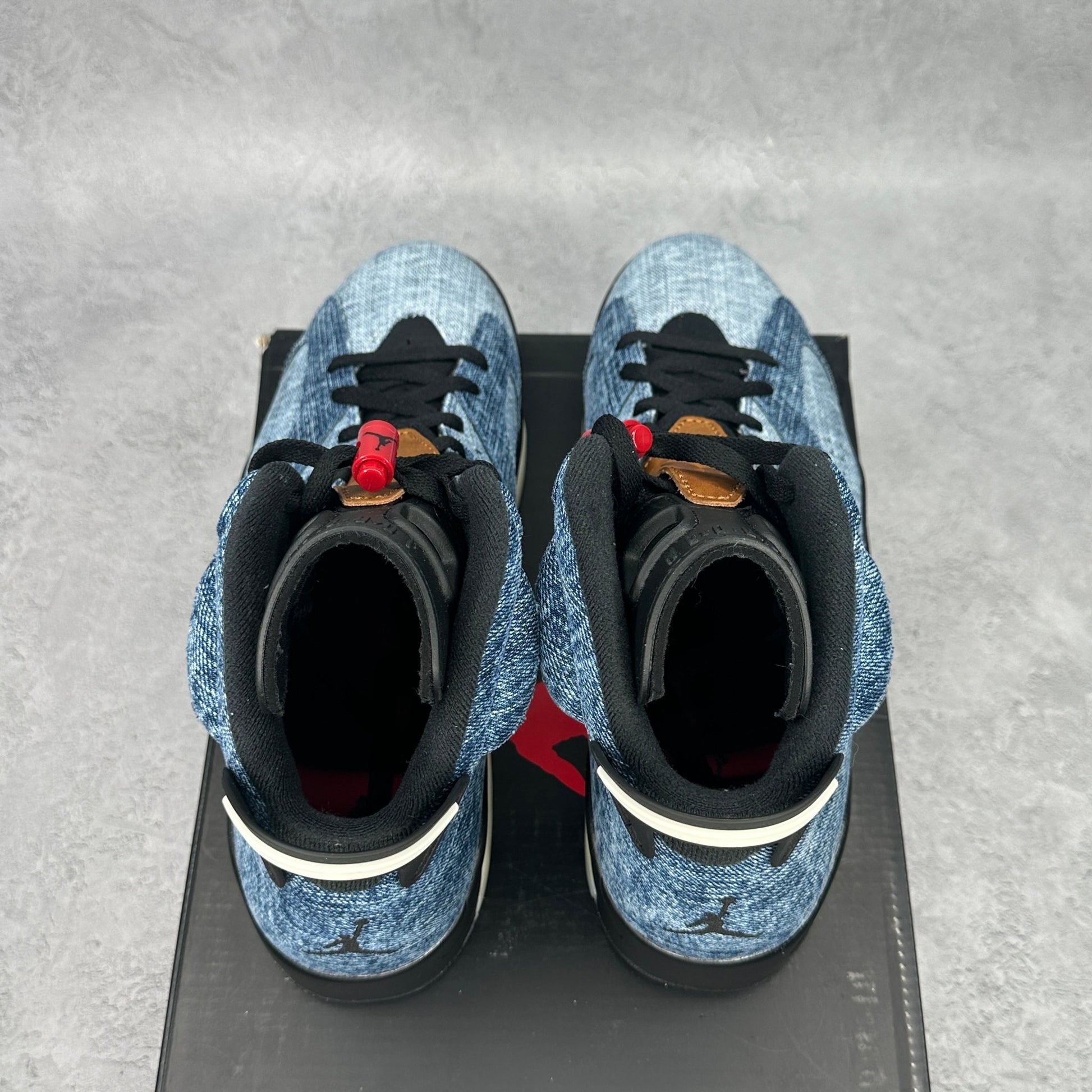 Jordan 6 Retro Washed Denim *pre - owned* SIZE 10 - Kicks Collective PA - Jordan - CT5350 - 401 - Men's Shoes - 10M/11.5W - Pre - Owned