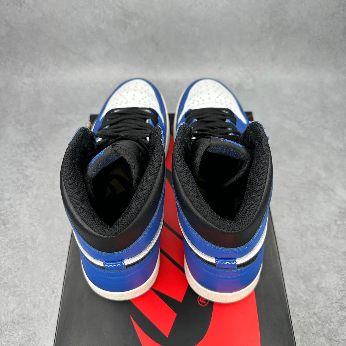 Jordan 1 Retro High Game Royal *pre-owned* SIZE 11