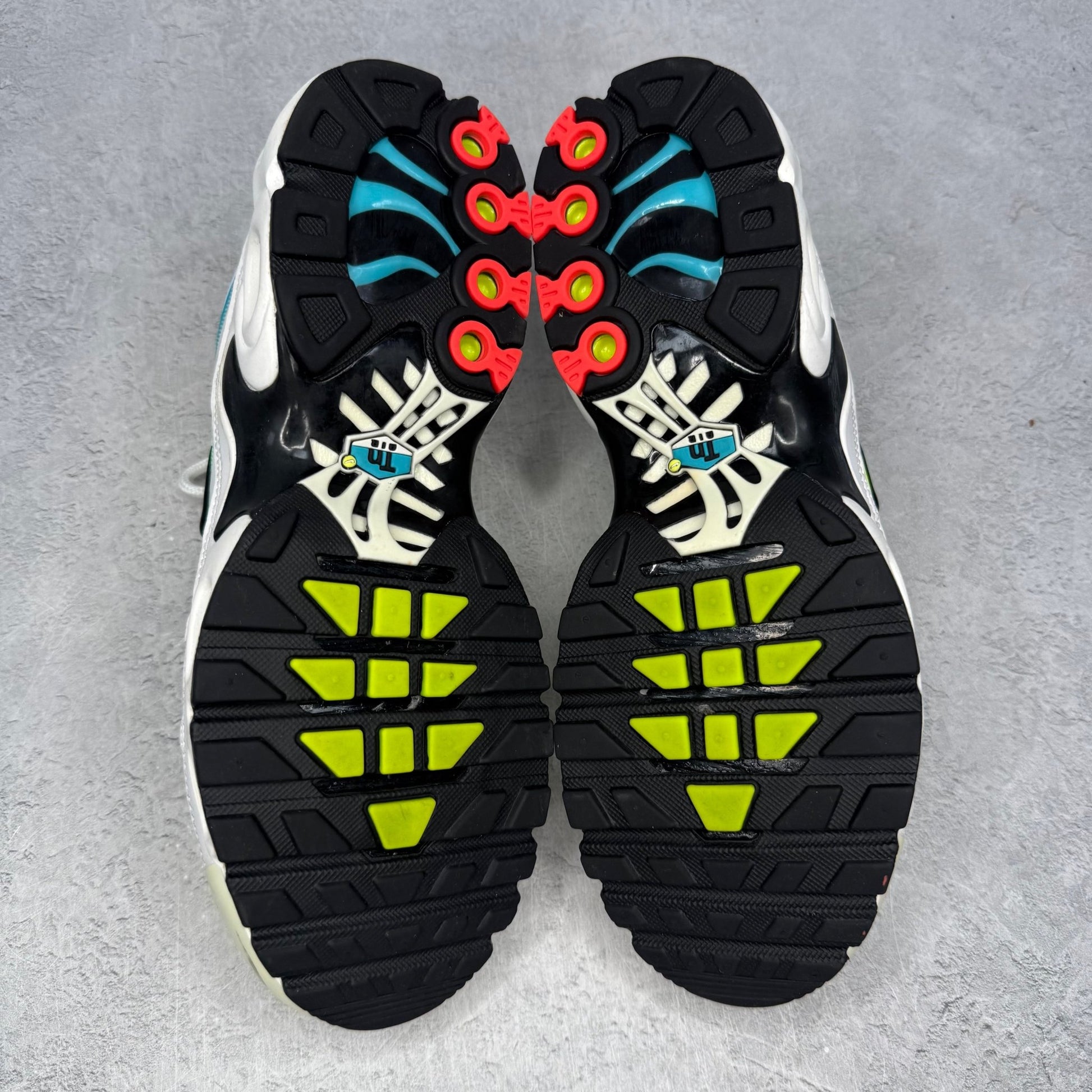 Nike Air Max Plus Worldwide *pre - owned* SIZE 8 - Kicks Collective PA - Nike - CK7291-100 - Men's Shoes - 8M/9.5W - Pre - Owned - No Box