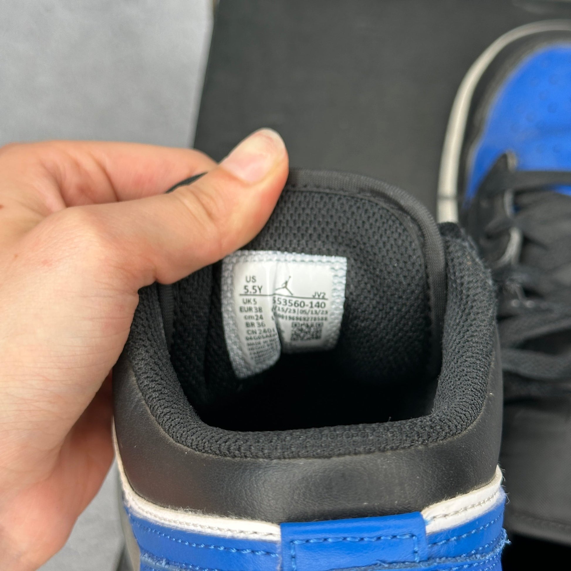 Jordan 1 Low SE Alternate Royal Toe (GS) *pre - owned* SIZE 5.5Y - Kicks Collective PA - Jordan - 553560 - 140 - Kid's Shoes - 5.5Y - Brand New