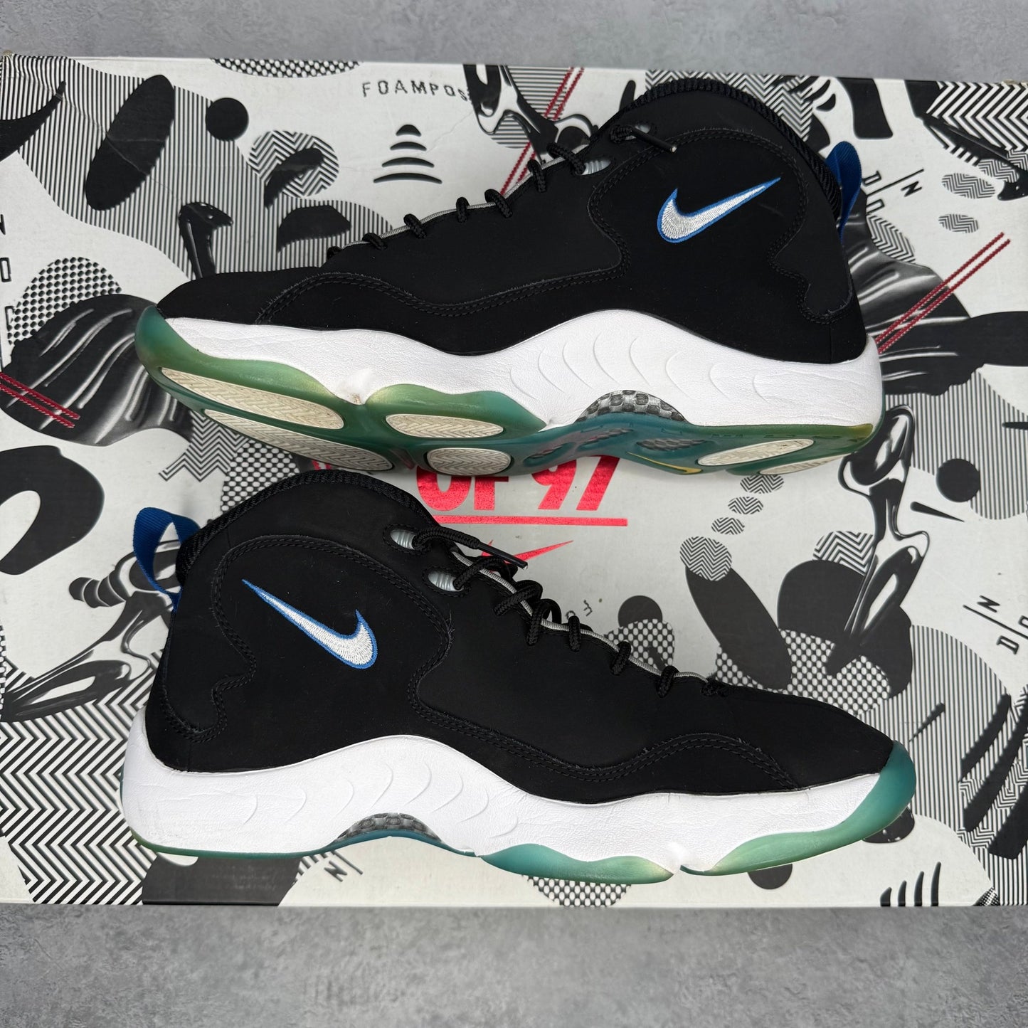 Nike Basketball Class of 97 Pack (missing Foamposite) *pre - owned* SIZE 10.5 - Kicks Collective PA - Nike - 808643-100 - Men's Shoes - 10.5M/12W - Pre - Owned - Original Box (Damaged)