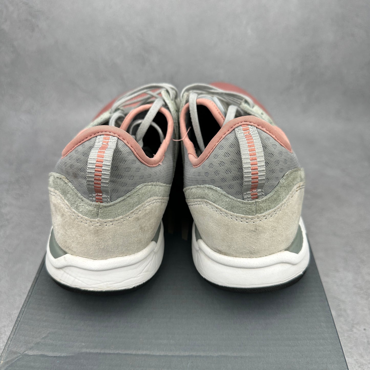 New Balance 247 Dusted Peach *pre-owned* SIZE 8.5