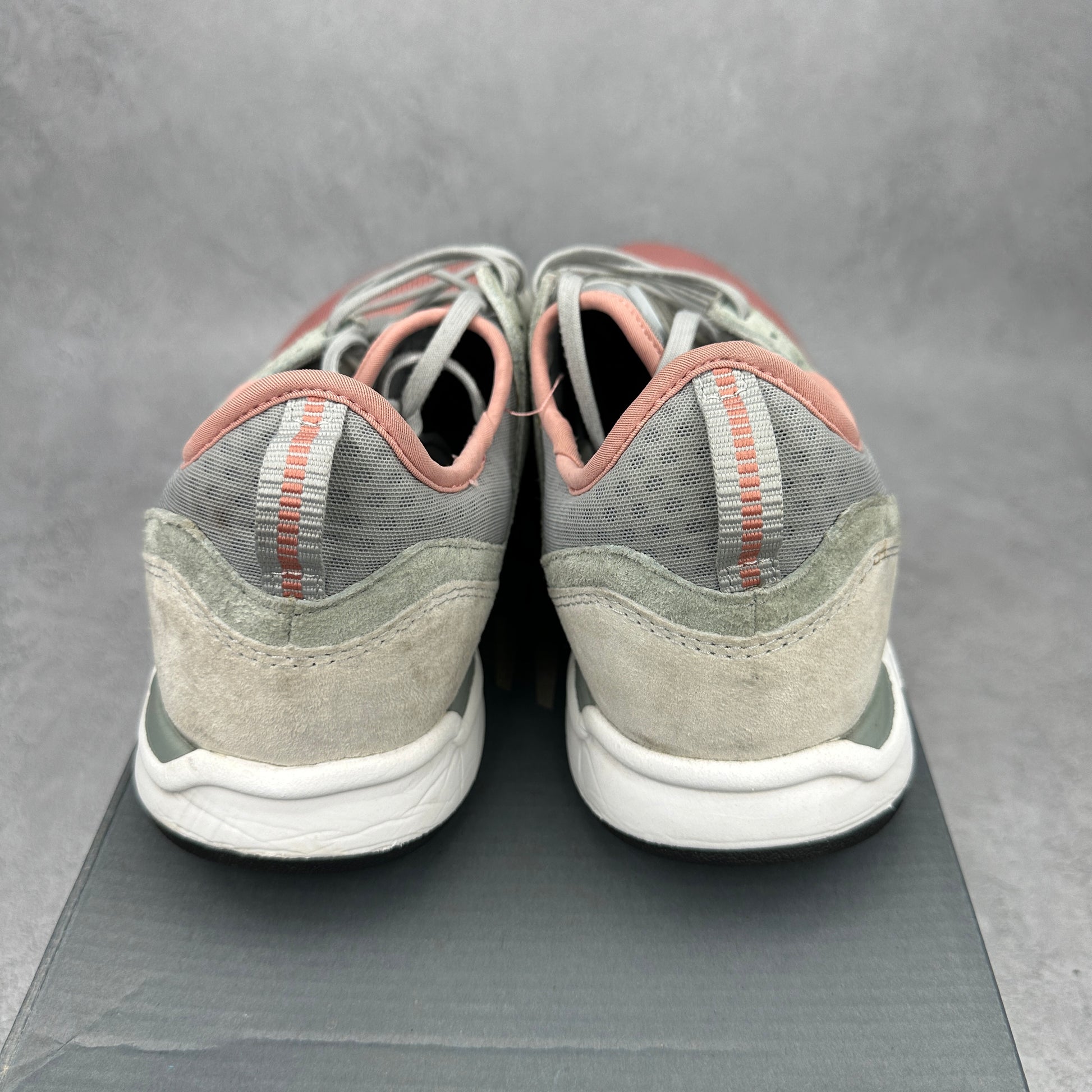 New Balance 247 Dusted Peach *pre-owned* SIZE 8.5