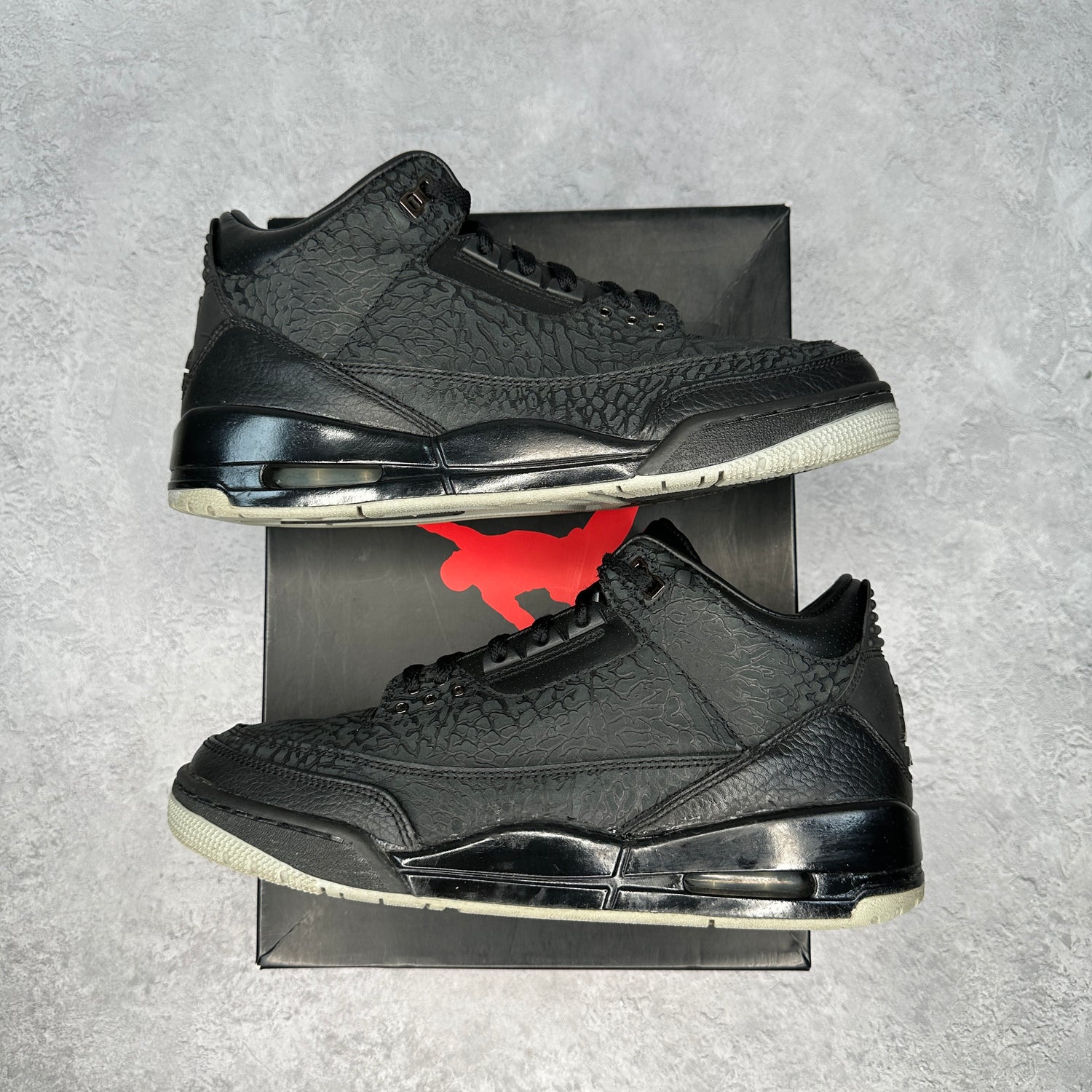 Jordan 3 Retro Black Flip *pre-owned* slight sep. SIZE 9.5