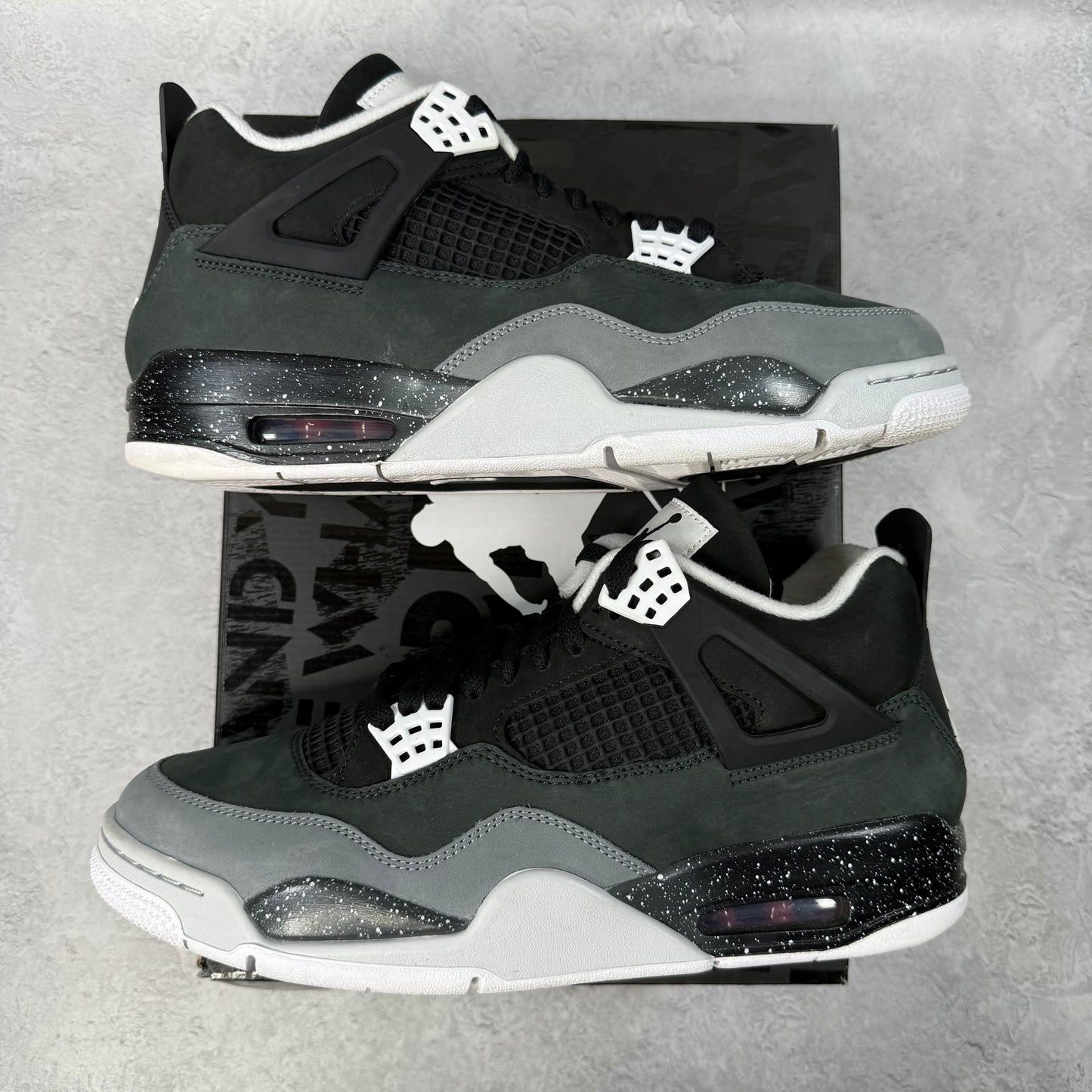 Jordan 4 Retro Fear (2024) *pre-owned* SIZE 11