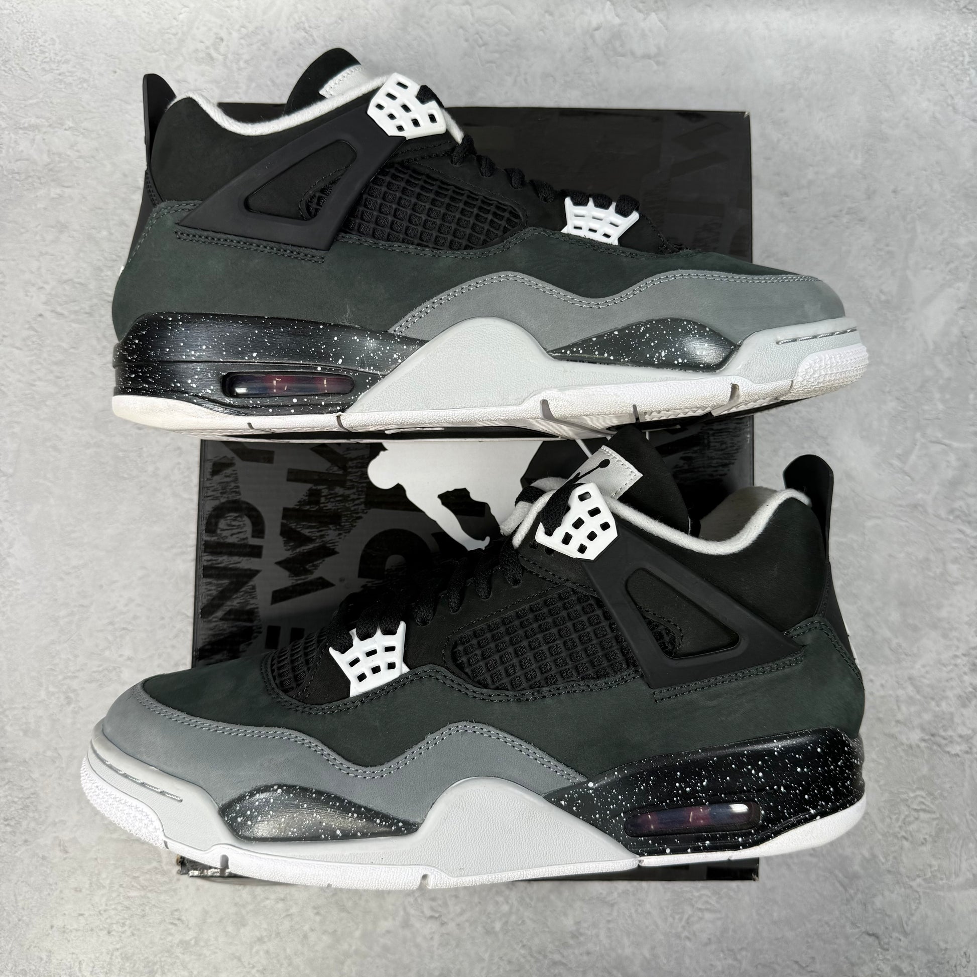 Jordan 4 Retro Fear (2024) *pre-owned* SIZE 11