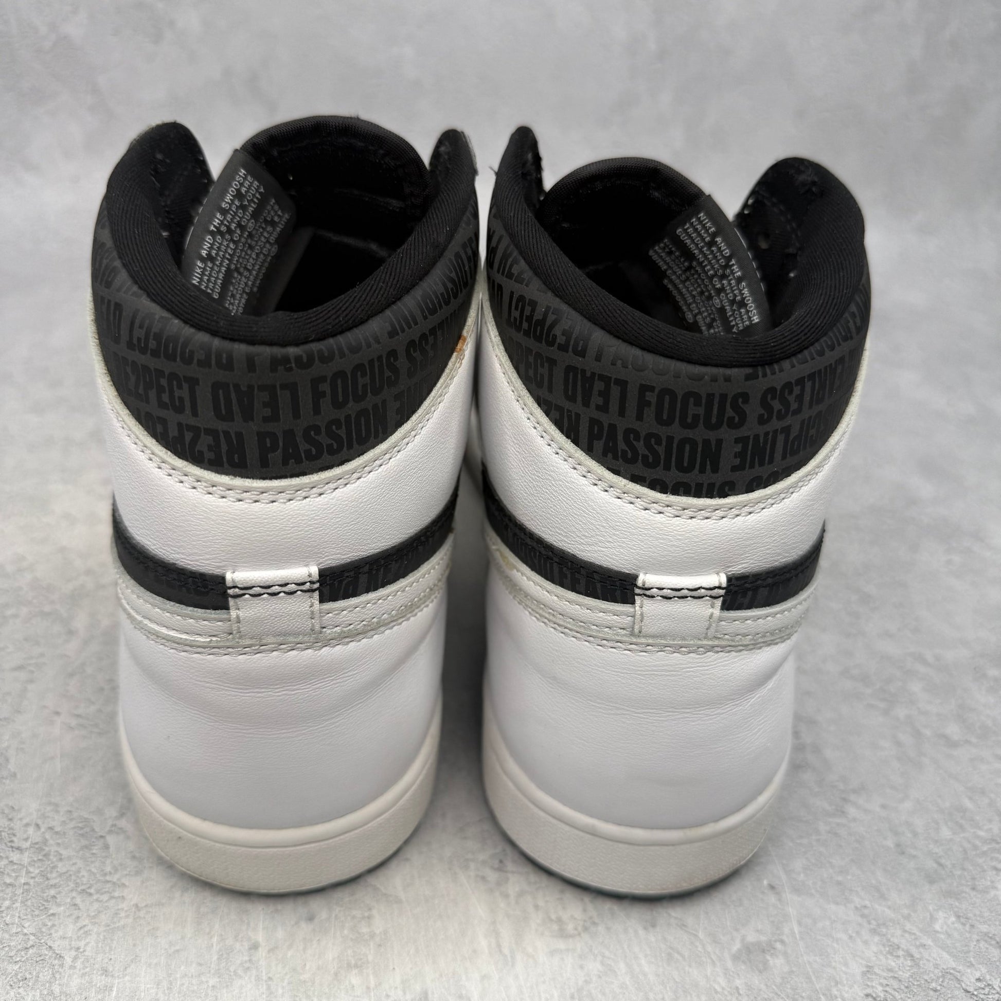 Jordan 1 Retro High RE2PECT (Derek Jeter) *pre - owned* SIZE 11 - Kicks Collective PA - Jordan - 555088-008 - Men's Shoes - 11M/12.5W - Pre - Owned - No Box
