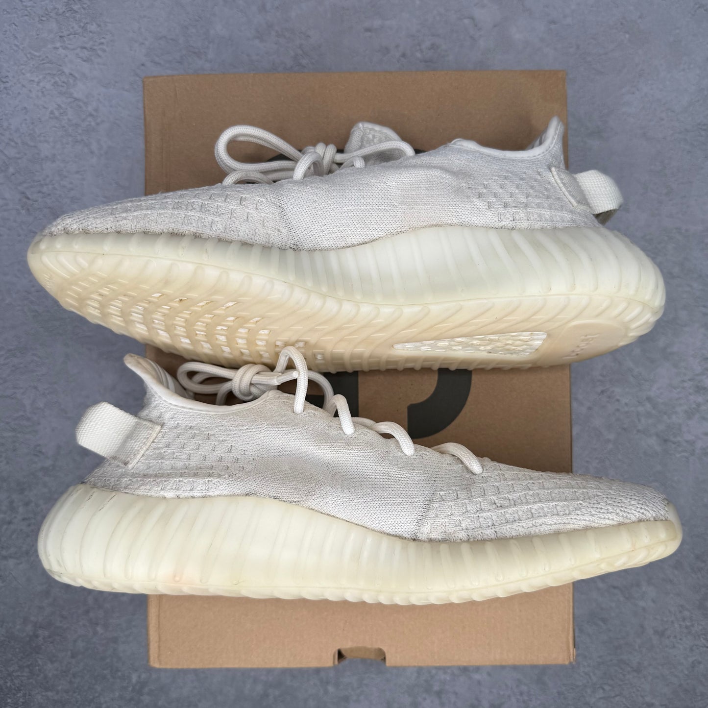 adidas Yeezy Boost 350 V2 Bone *pre-owned* SIZE 9.5