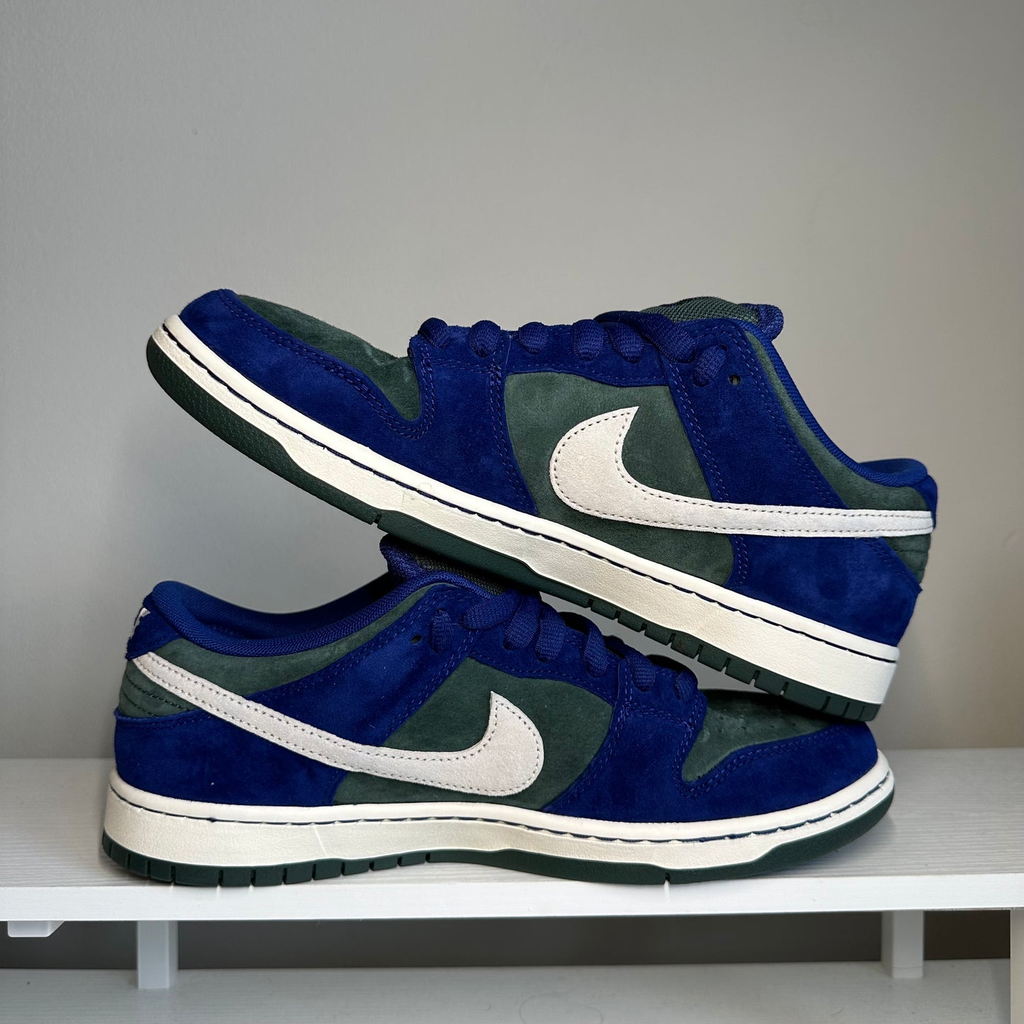 Nike SB Dunk Low Deep Royal Blue *pre-owned* (SIZE 9.5)