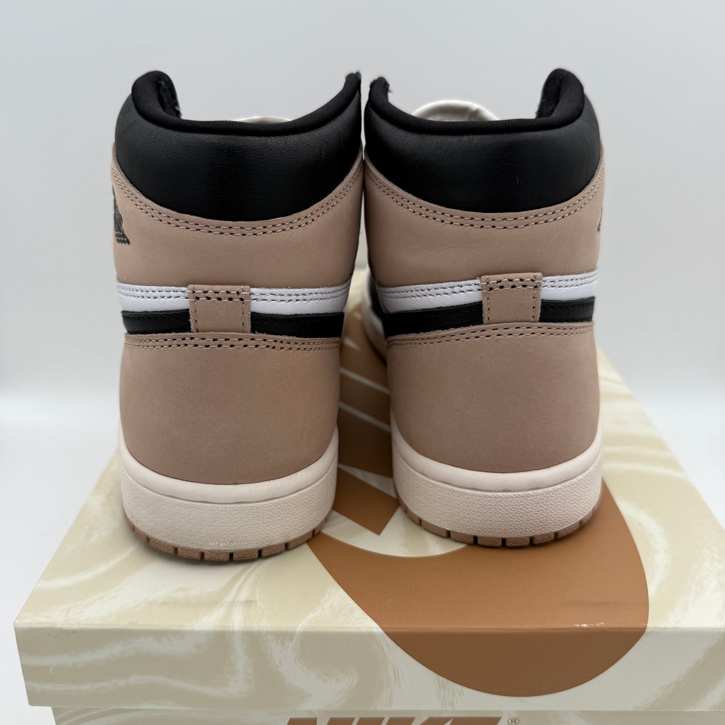 Jordan 1 Retro High OG Latte (Women’s) *pre-owned* (SIZE 8W)