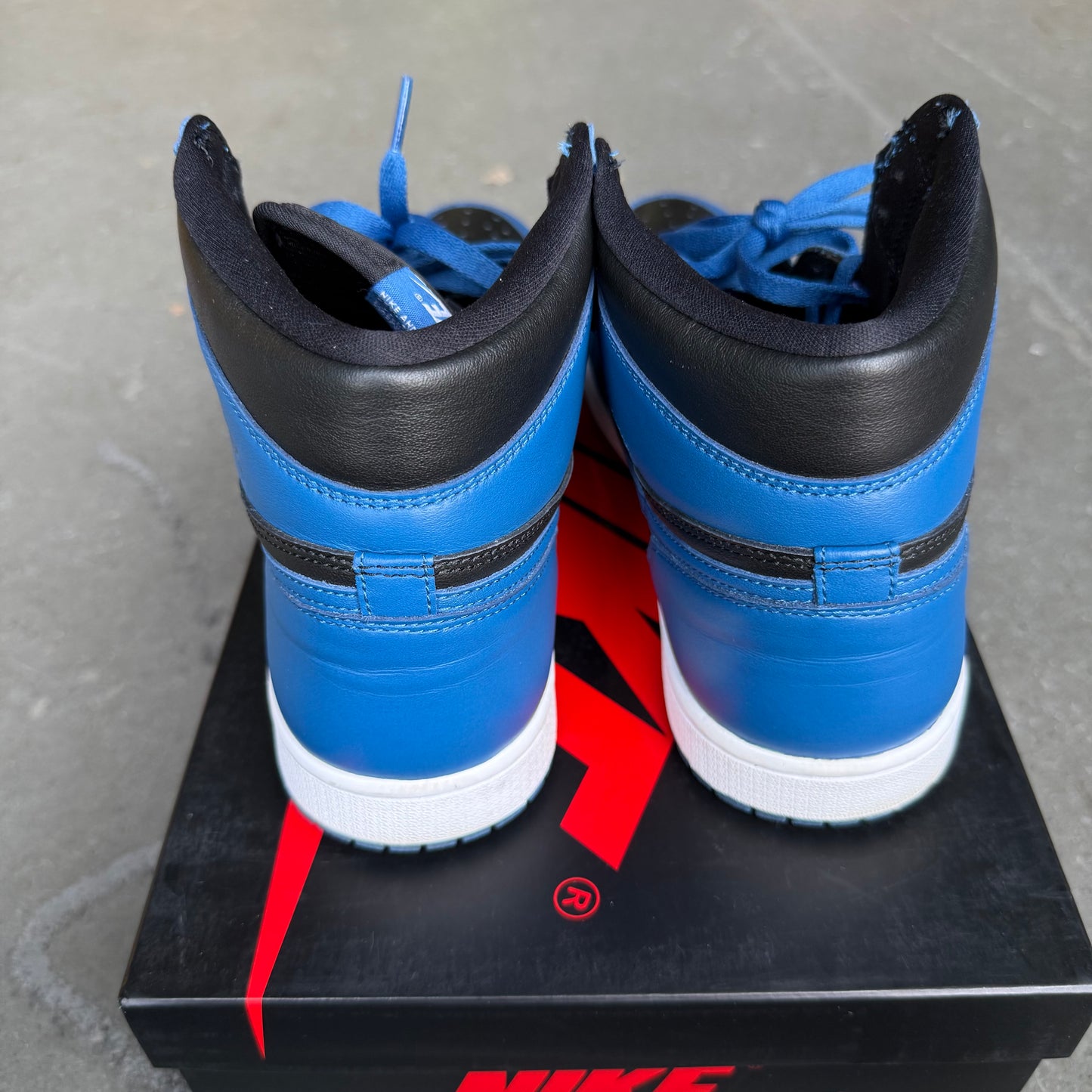 Jordan 1 Retro High OG Dark Marina Blue *pre-owned* (SIZE 10.5)