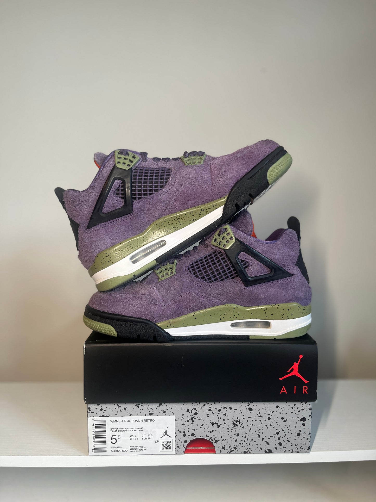 Air Jordan 4 Retro Canyon Purple (Womens) *pre-owned* (SIZE 5.5W)