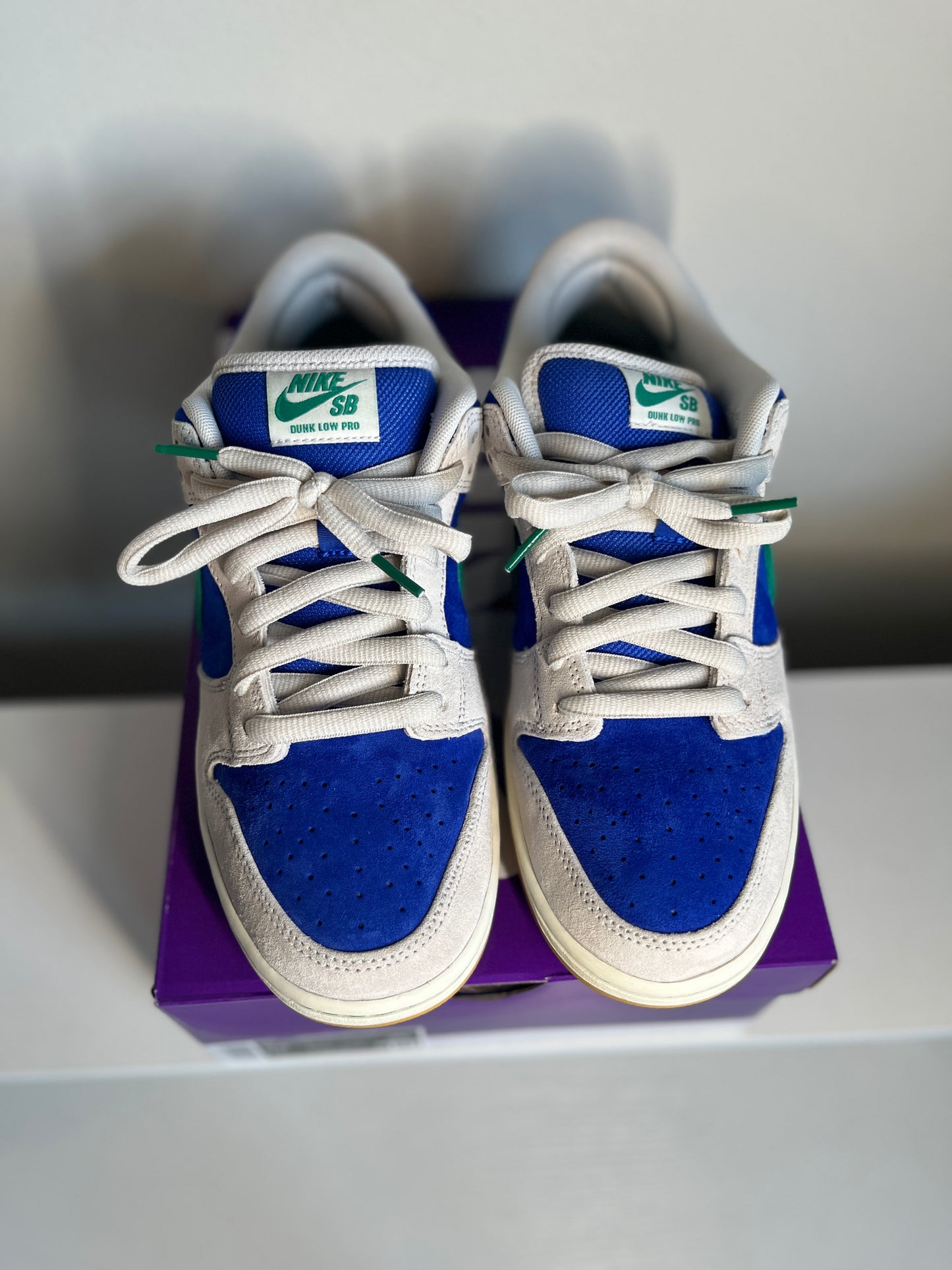 Nike SB Dunk Low Hyper Royal Malachite *pre-owned* (SIZE 9.5)