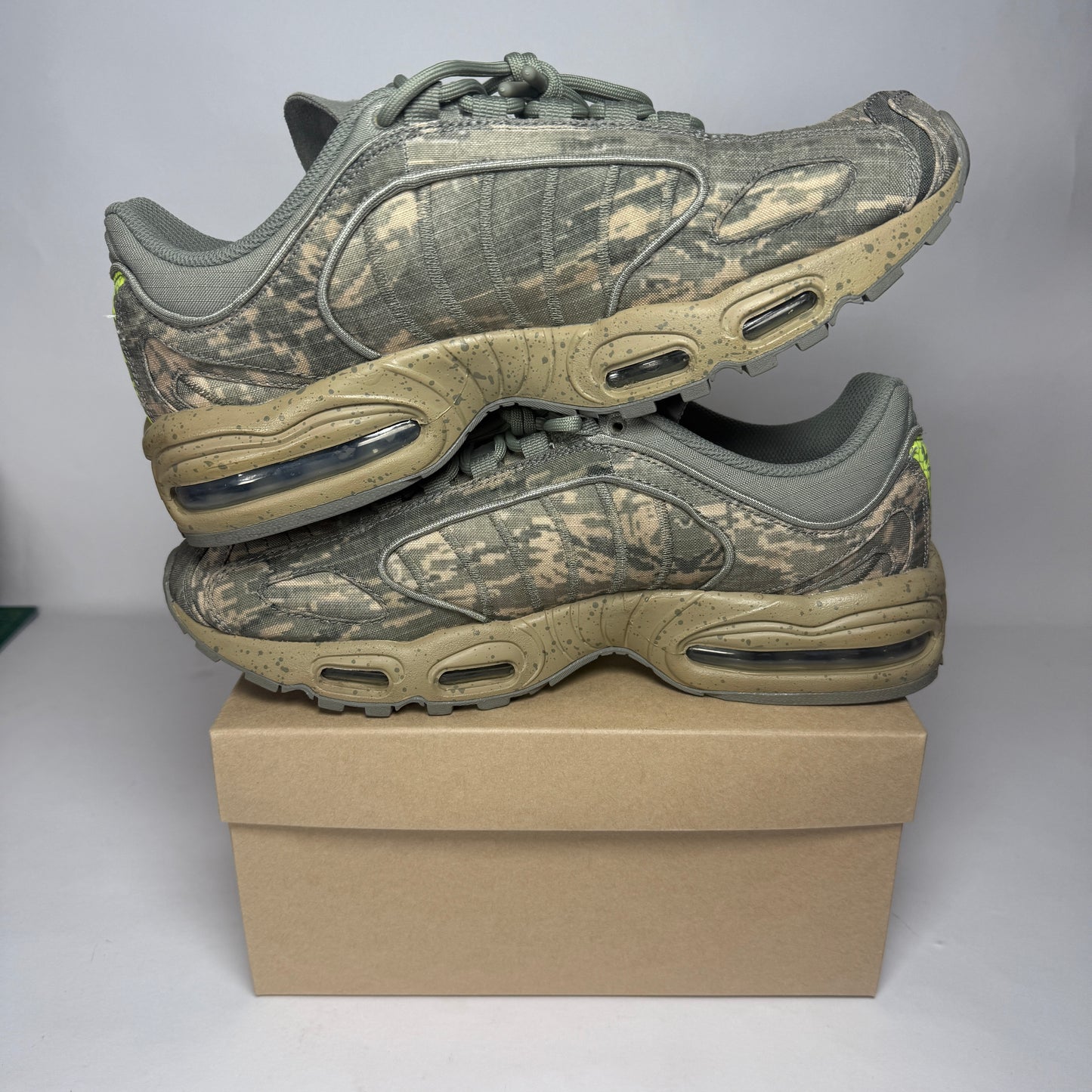Nike Air Max Tailwind Camo 4 (pre-owned) (SIZE 10.5)
