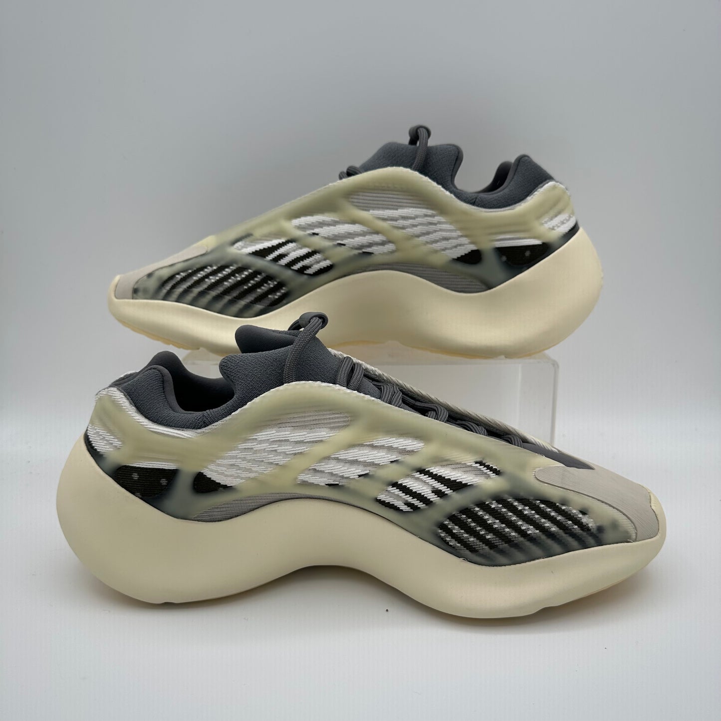 adidas Yeezy 700 V3 Fade Salt (Brand New, No Box)