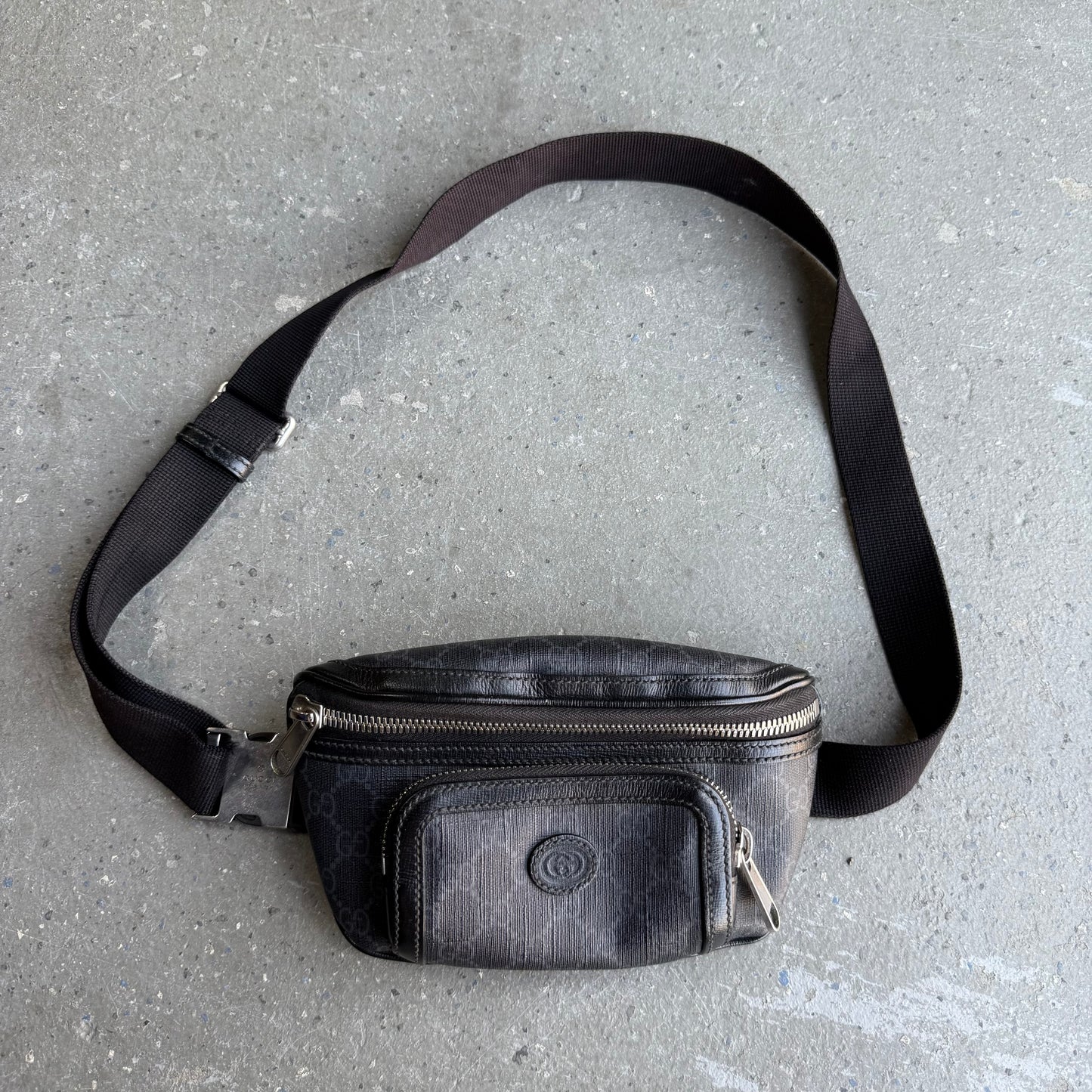 Gucci Black GG Supreme Canvas Small Interlocking G Belt Bag *pre-owned*