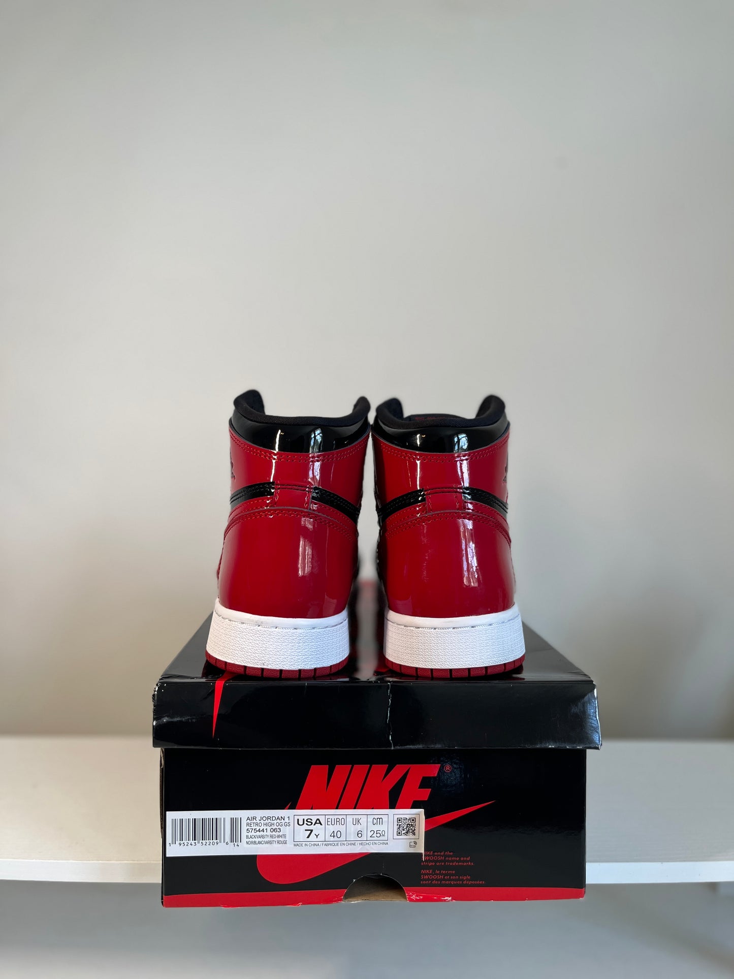 Jordan 1 Retro High OG Patent Bred (GS) *pre-owned* LIKE NEW (SIZE 7Y)