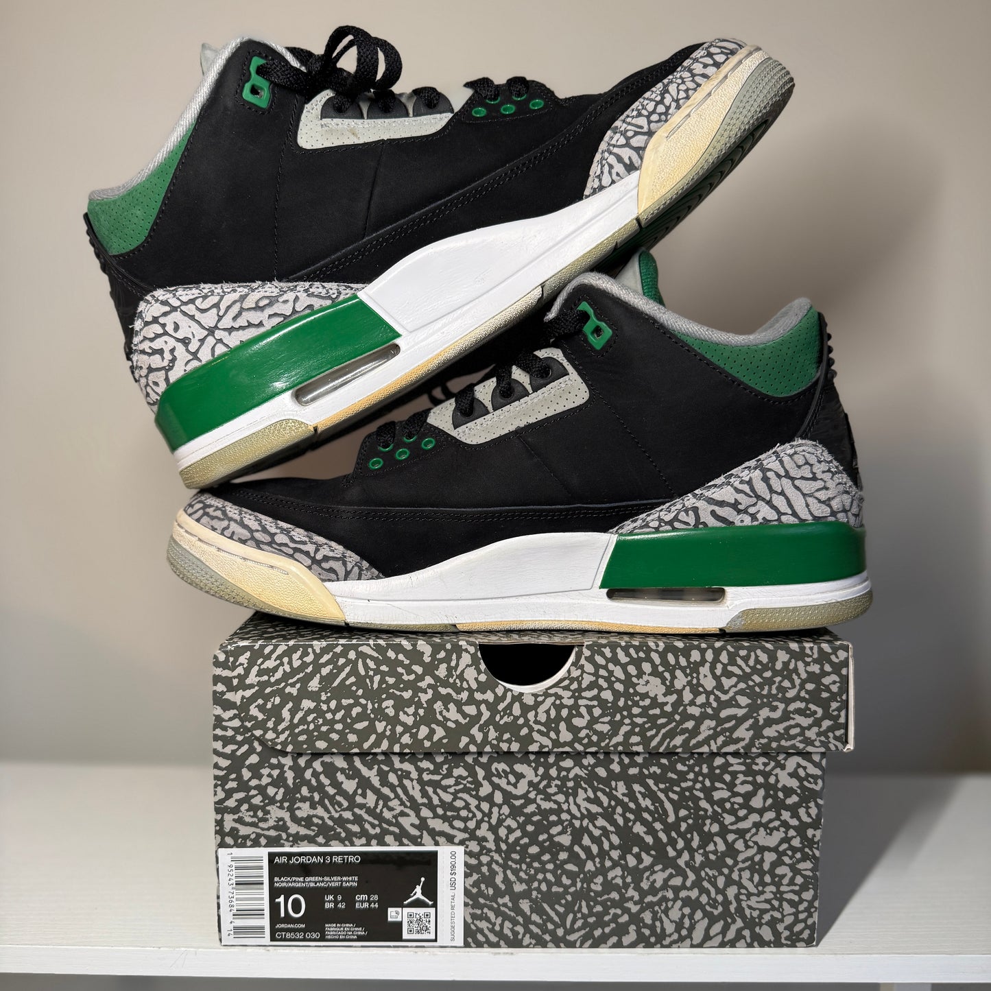 Jordan 3 Retro Pine Green *pre-owned* (SIZE 10)