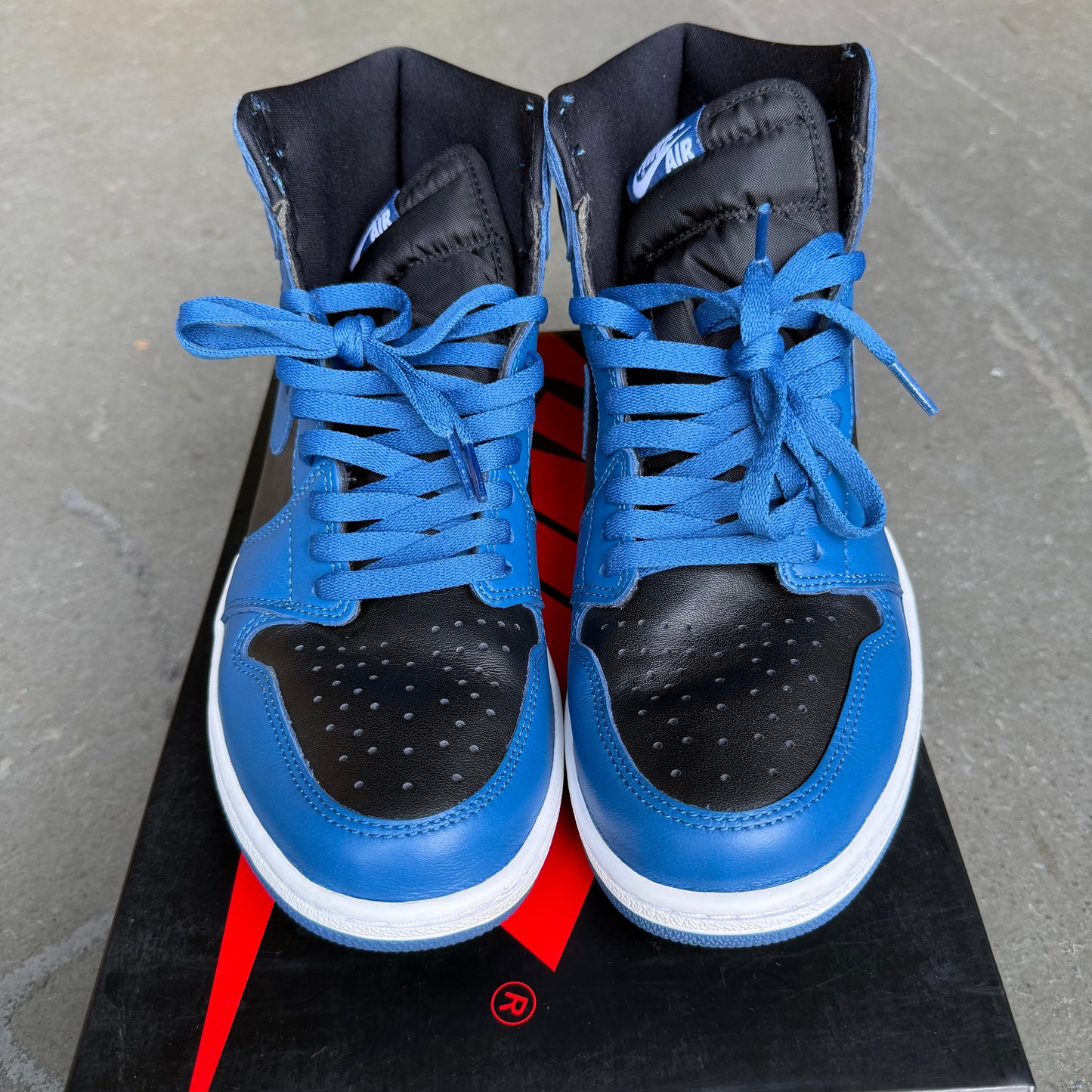 Jordan 1 Retro High OG Dark Marina Blue *pre-owned* (SIZE 10.5)