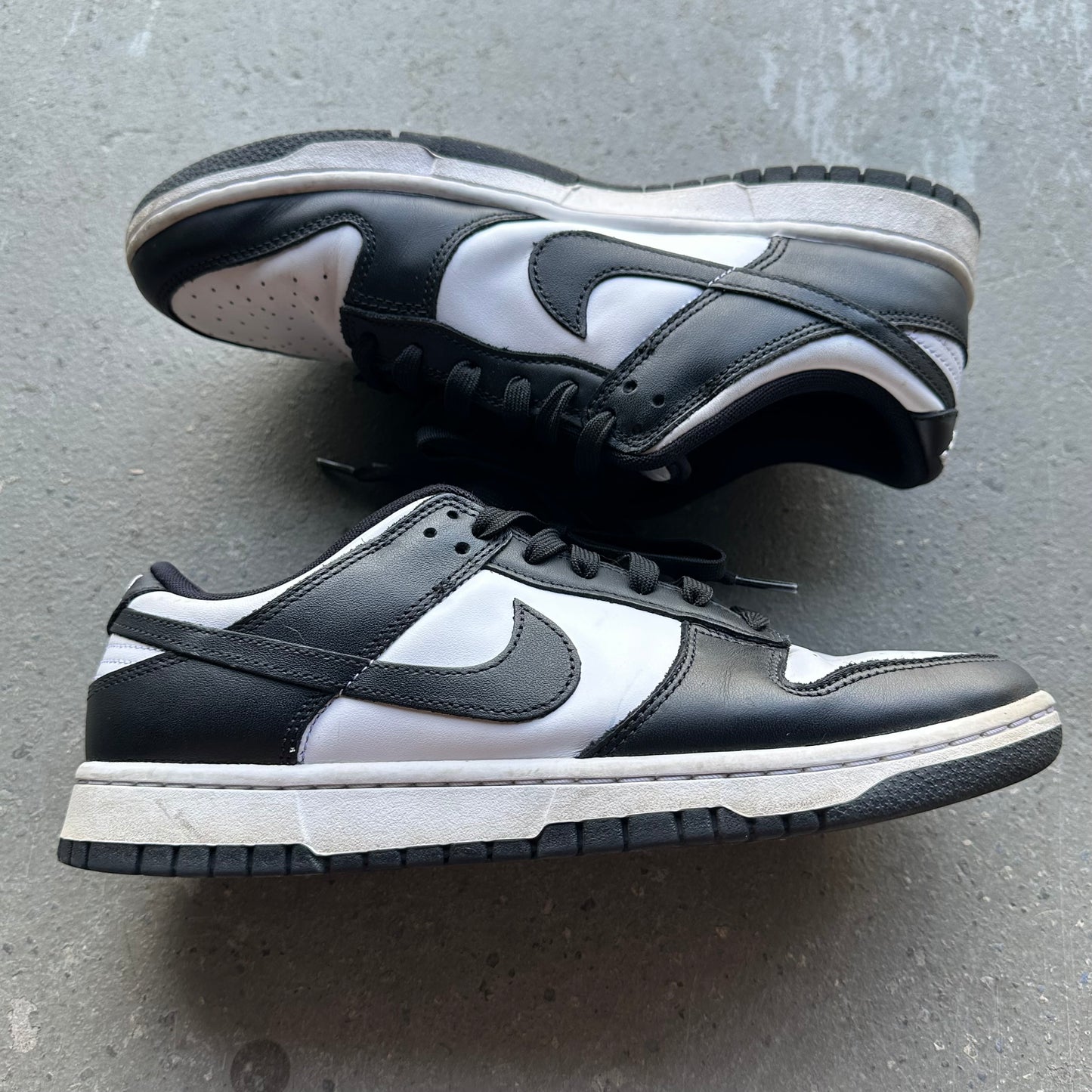 Nike Dunk Low Retro White Black Panda *pre-owned* (SIZE 9.5)
