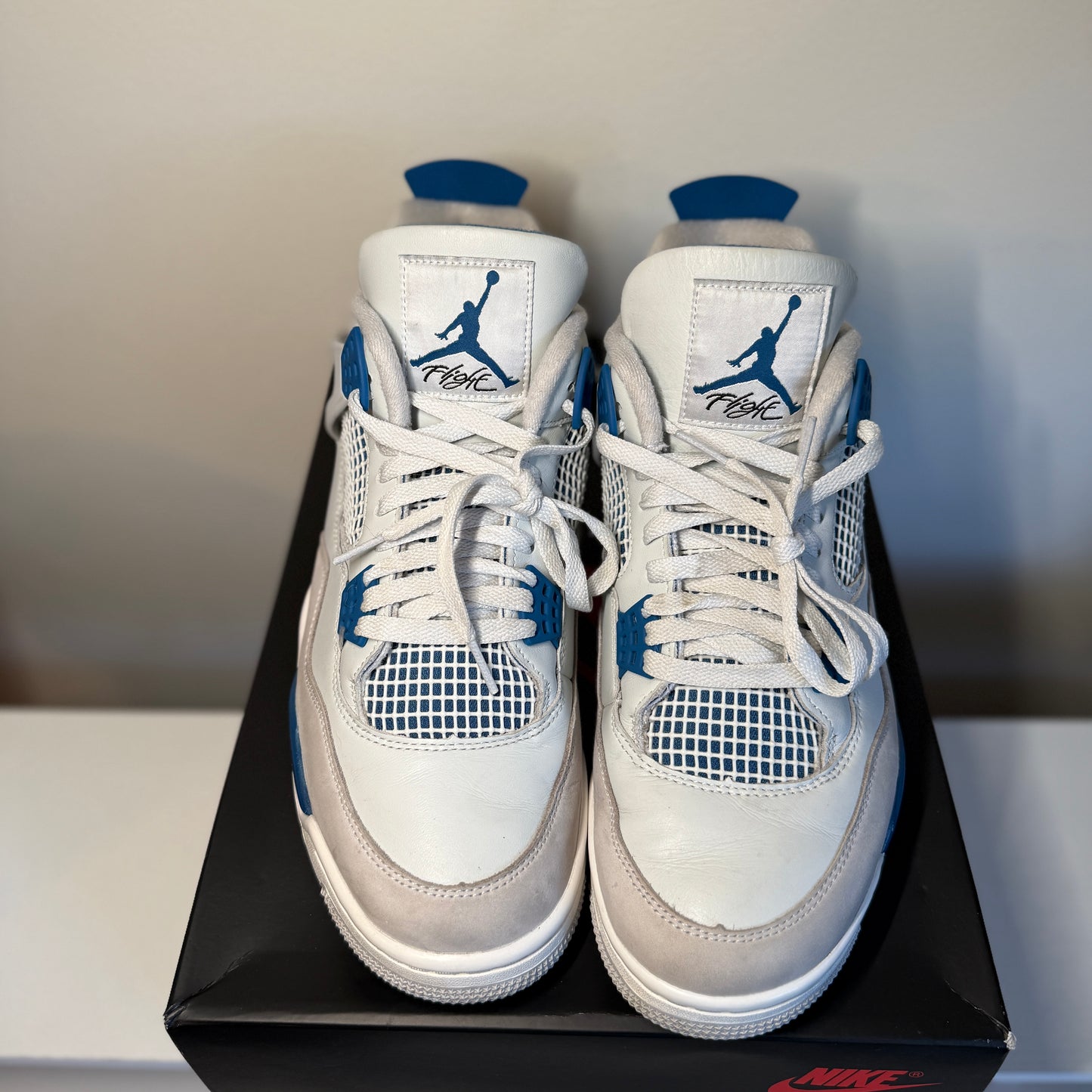 Jordan 4 Retro Military Blue (2024) *pre-owned* (SIZE 11.5)