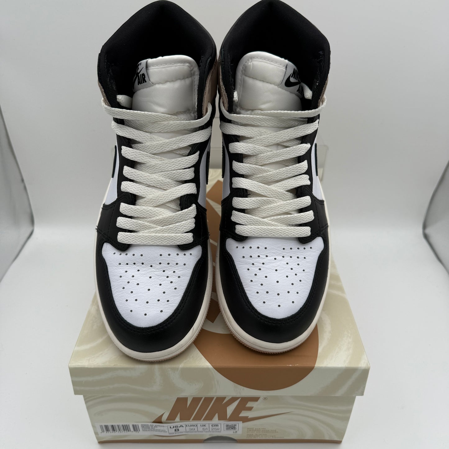 Jordan 1 Retro High OG Latte (Women’s) *pre-owned* (SIZE 8W)