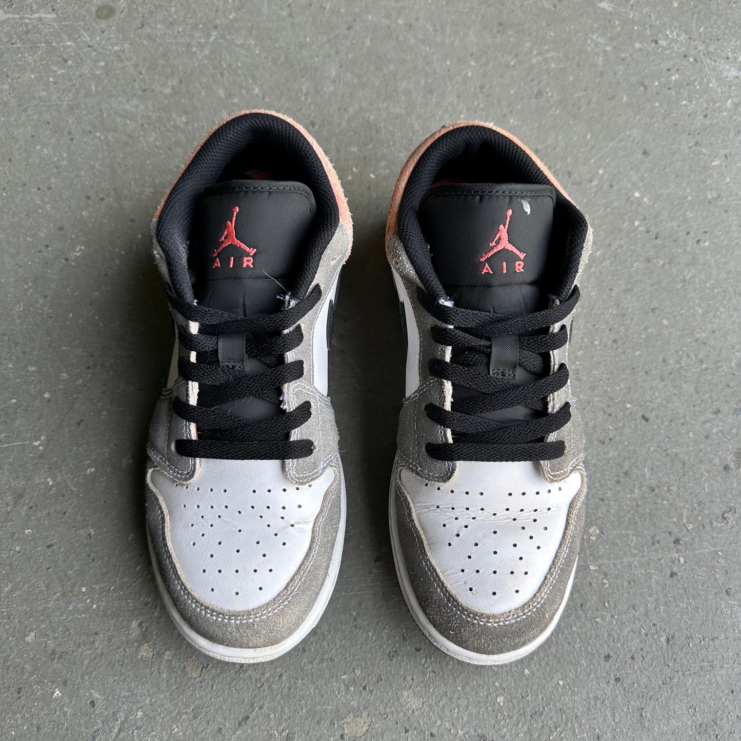Jordan 1 Low SE Flight Club (GS) *pre-owned* (SIZE 5.5Y)