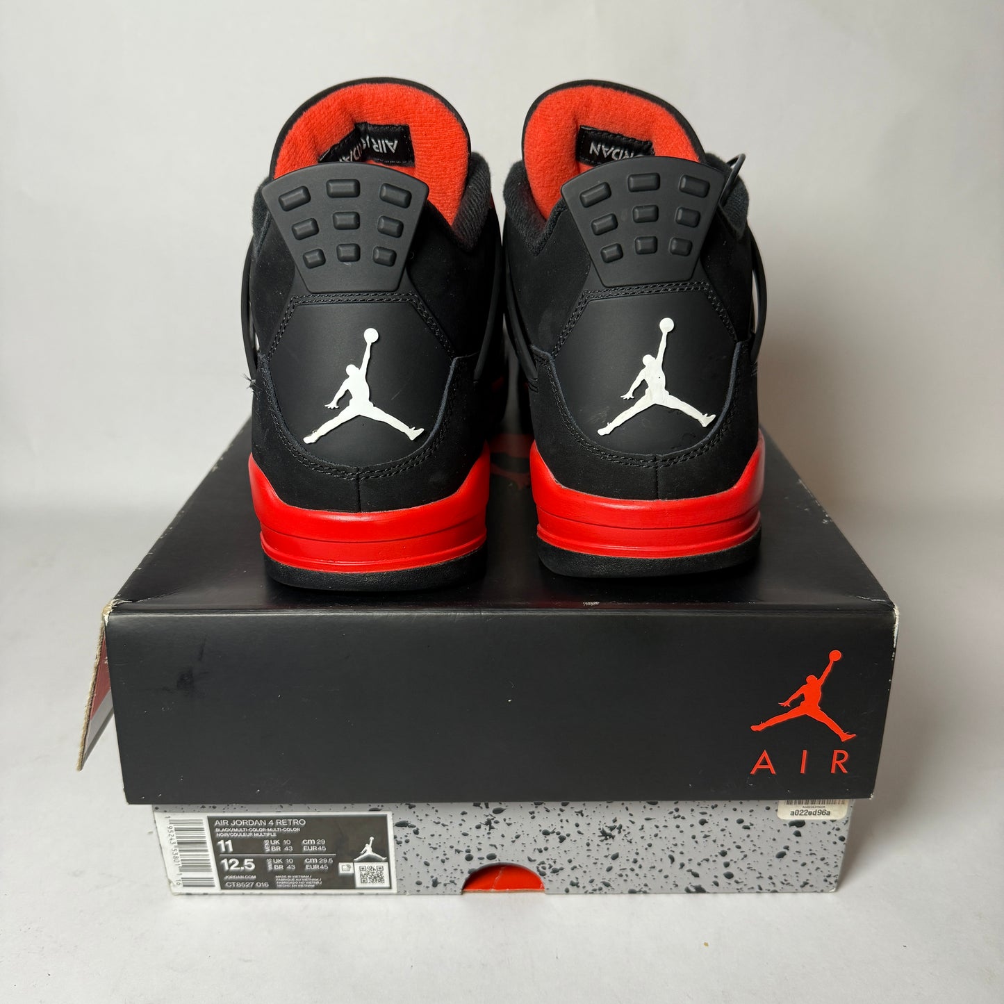 Air Jordan 4 Retro Red Thunder *pre-owned* (SIZE 11)