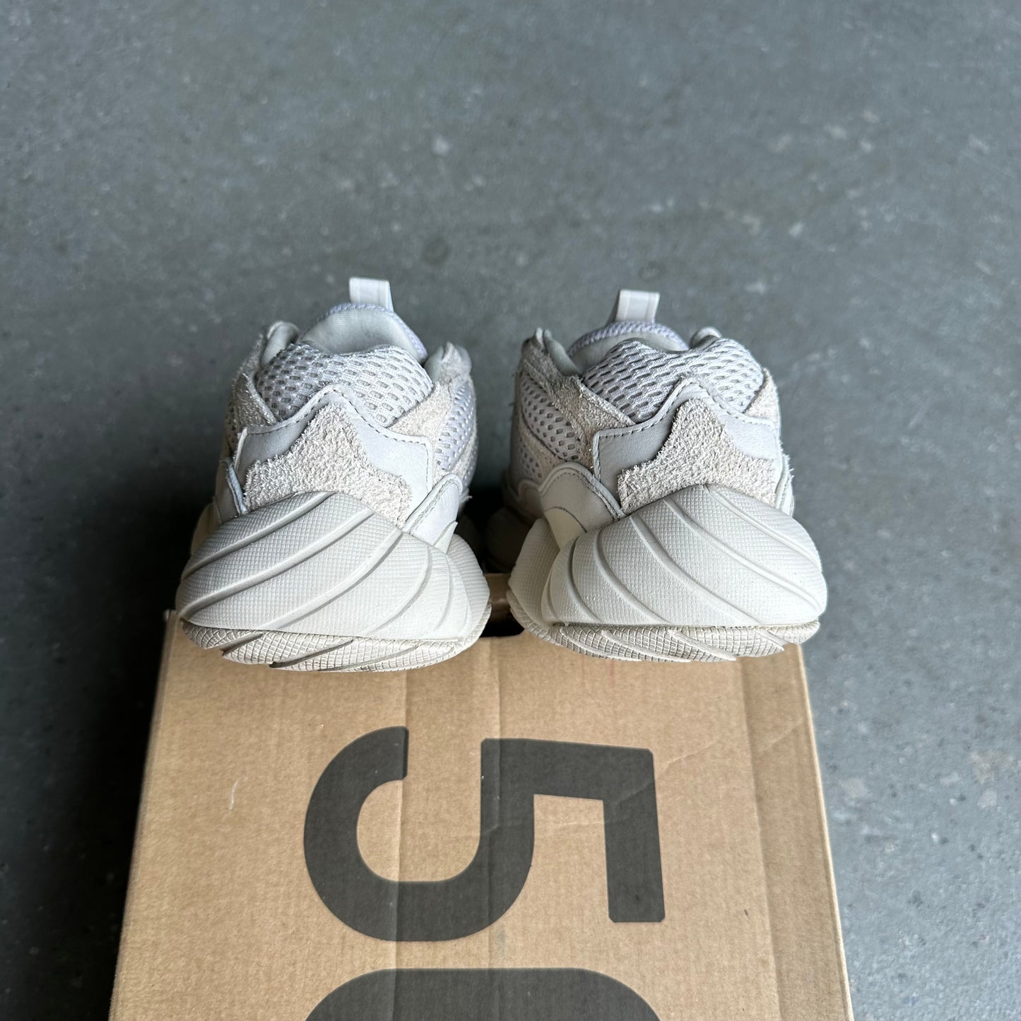 adidas Yeezy 500 Blush *pre-owned* (SIZE 4Y/5.5W)