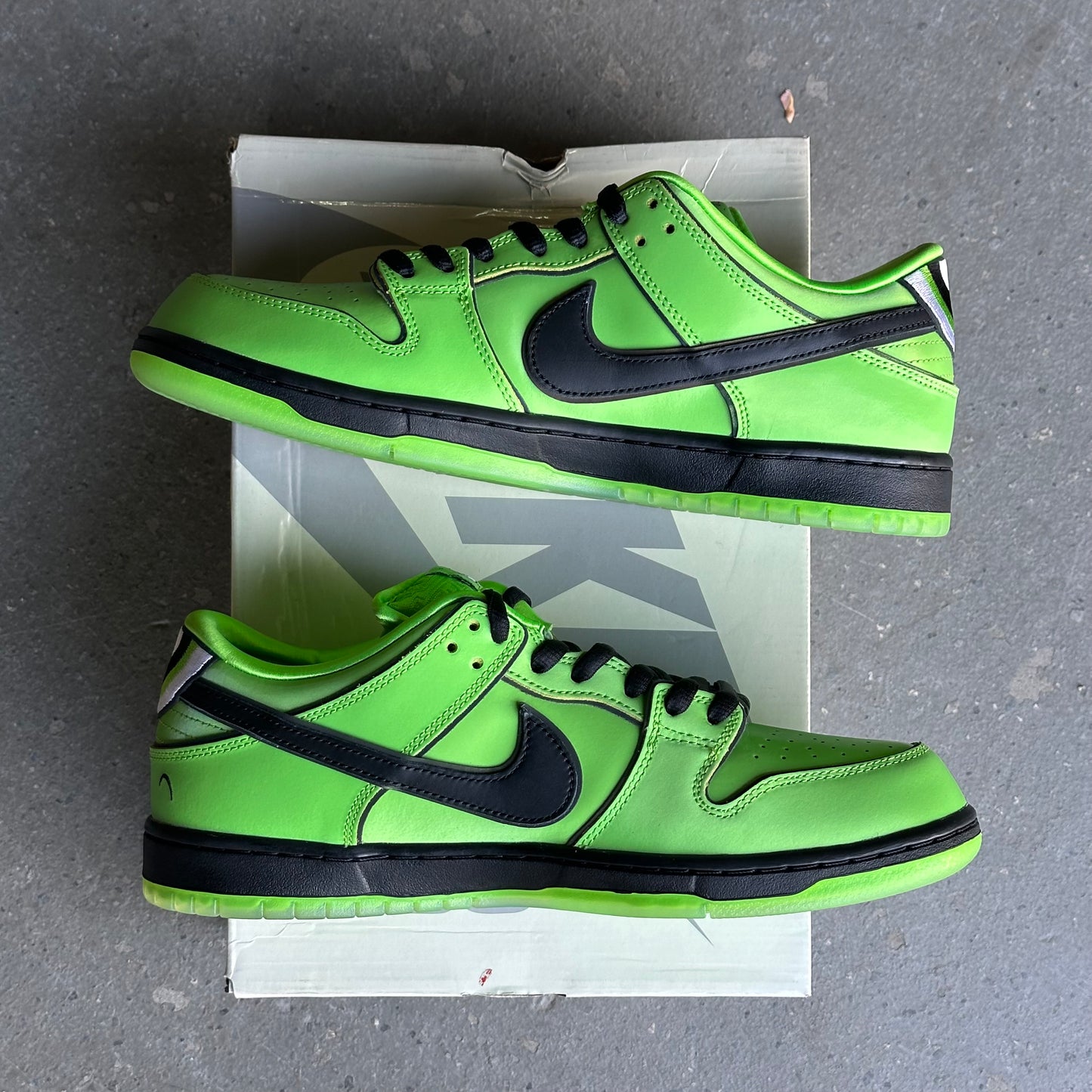 Nike SB Dunk Low The Powerpuff Girls Buttercup *pre-owned* (SIZE 11)