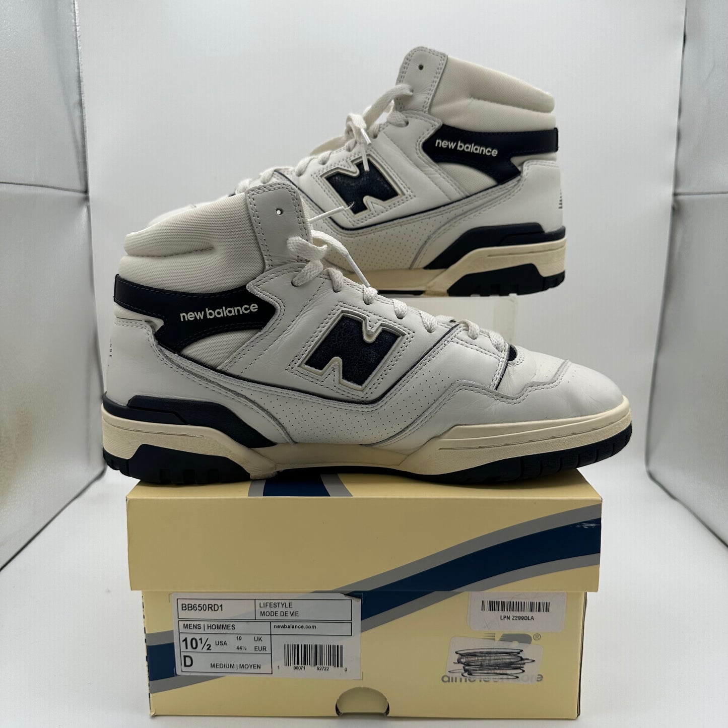 New Balance 650R Aime Leon Dore White Navy *pre-owned* (SIZE 10.5)
