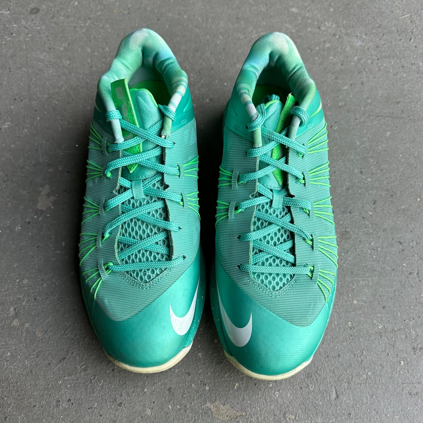 Nike LeBron X Low Easter *pre-owned* (SIZE 9.5)