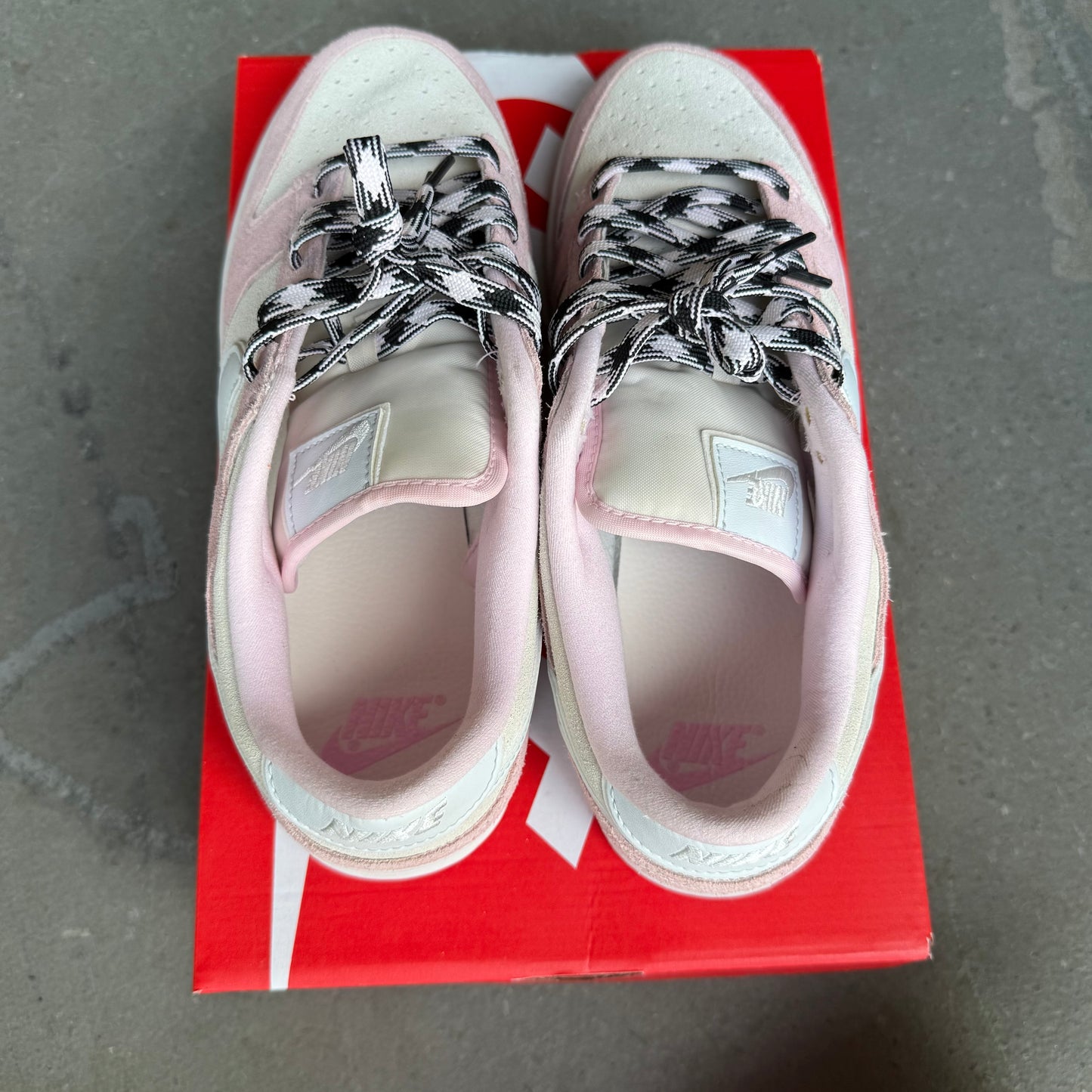 Nike Dunk Low LX Pink Foam (Women's) *pre-owned* VNDS (SIZE 10M / 11.5W)