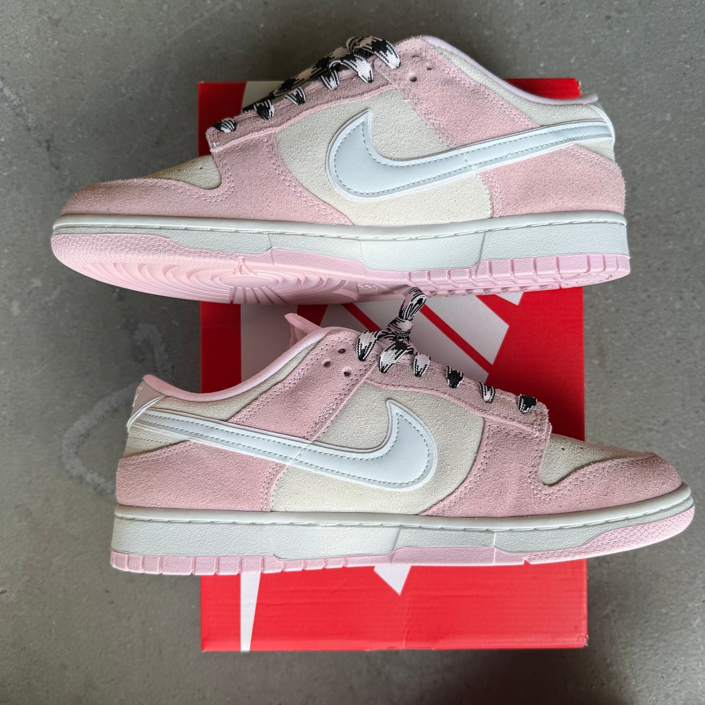 Nike Dunk Low LX Pink Foam (Women's) *pre-owned* VNDS (SIZE 10M / 11.5W)
