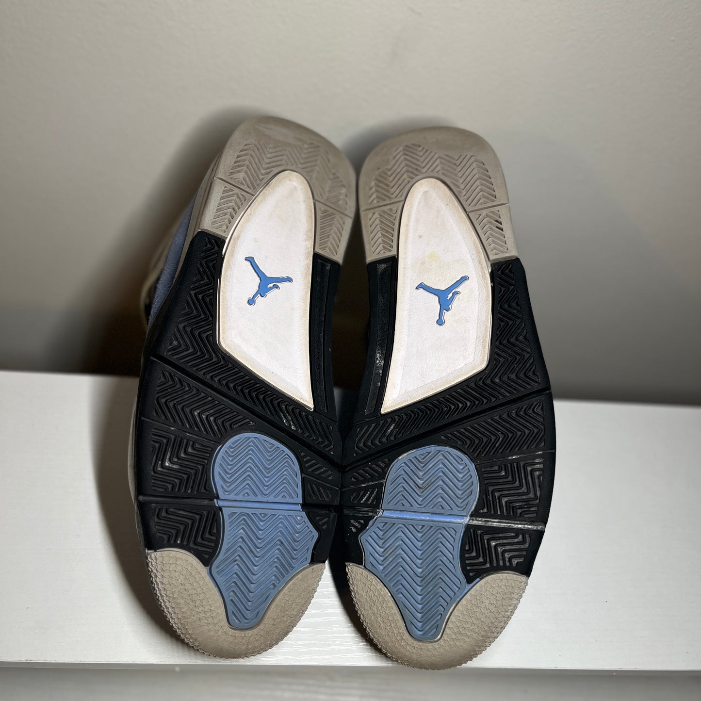 Air Jordan 4 Retro University Blue ‘UNC’ *pre-owned* (SIZE 12)