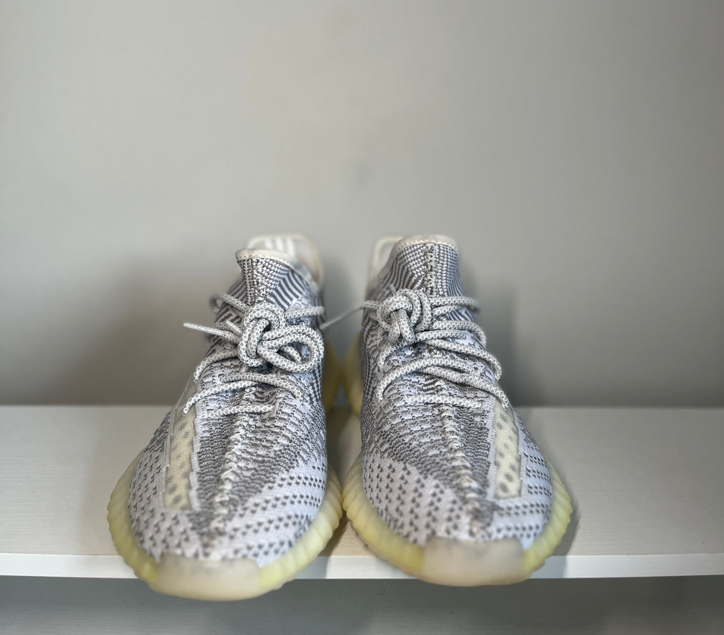 adidas Yeezy Boost 350 v2 Static (no box) *pre-owned* (SIZE 9)