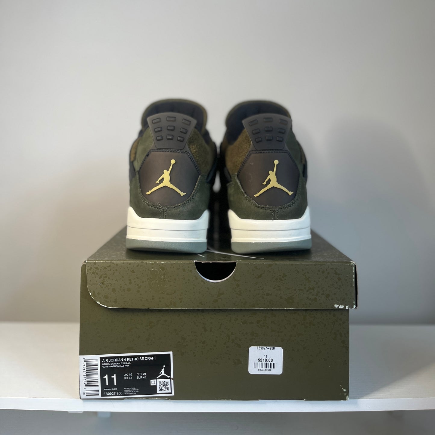 Air Jordan 4 Retro SE Craft Medium Olive *pre-owned* (SIZE 11)