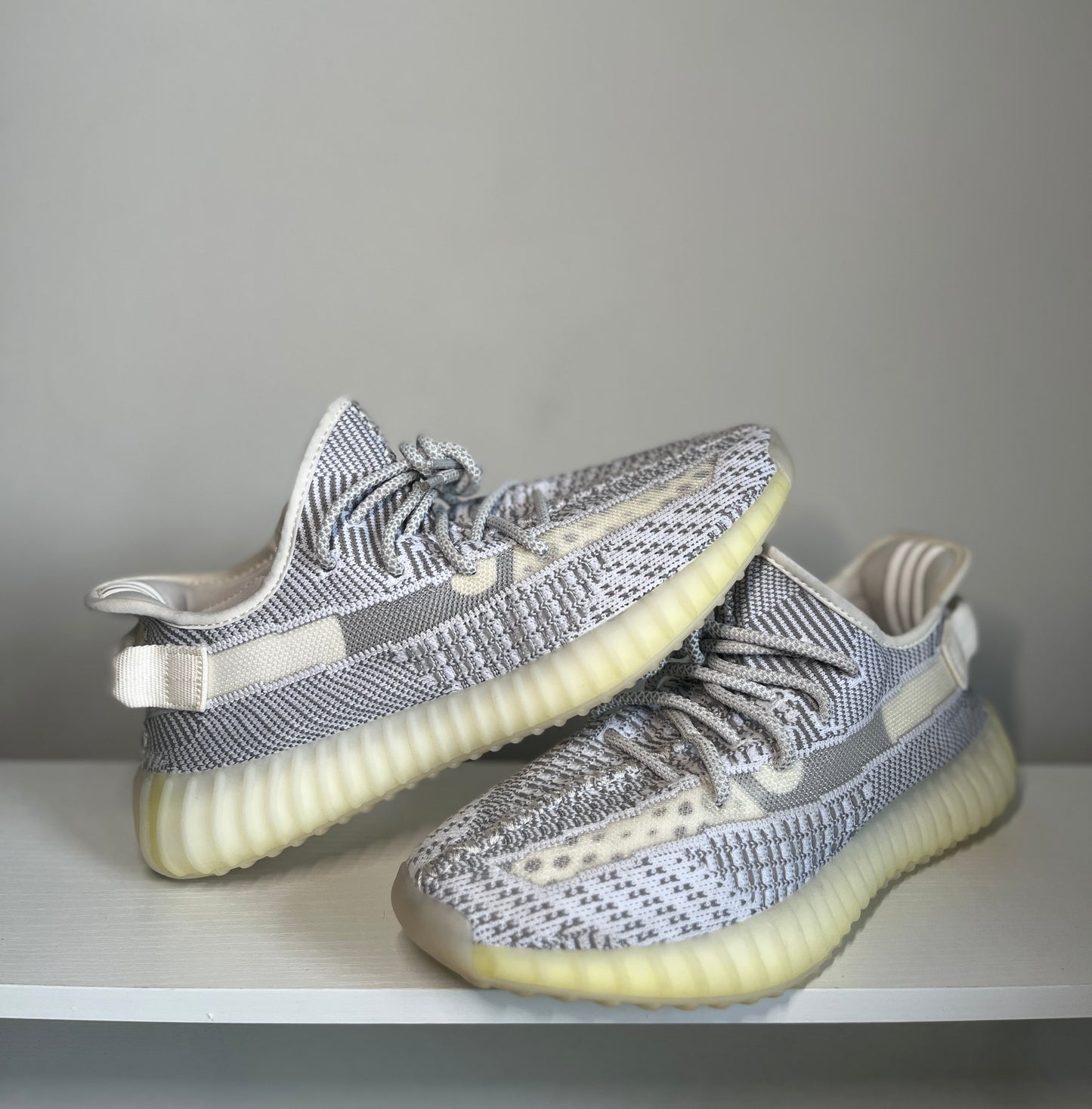 adidas Yeezy Boost 350 v2 Static (no box) *pre-owned* (SIZE 9)