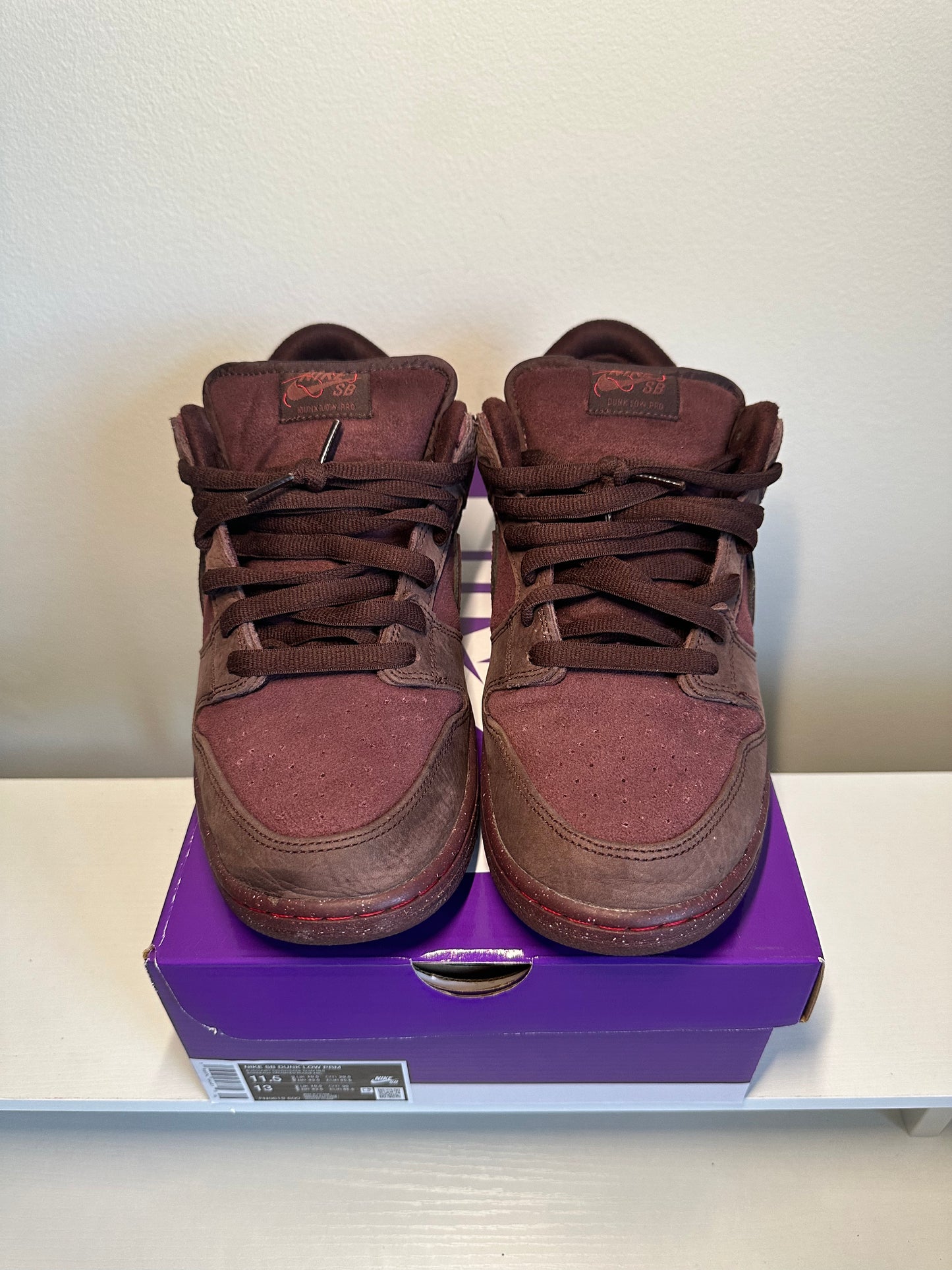 Nike SB Dunk Low City of Love Burgundy Crush *pre-owned* (SIZE 11.5)