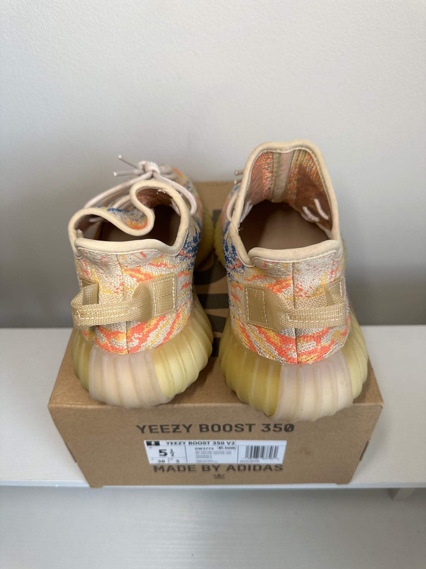 adidas Yeezy Boost 350 V2 MX Oat *pre-owned* (SIZE 5.5Y)