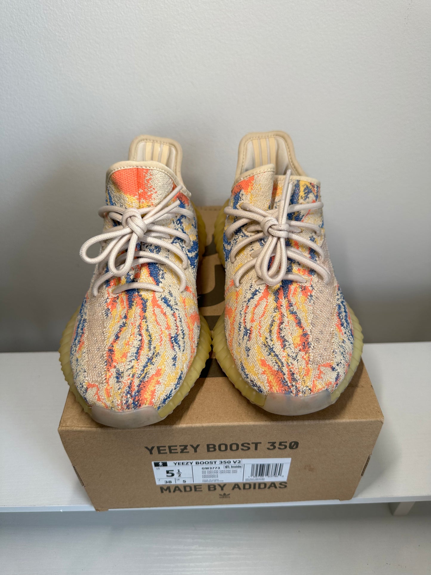 adidas Yeezy Boost 350 V2 MX Oat *pre-owned* (SIZE 5.5Y)