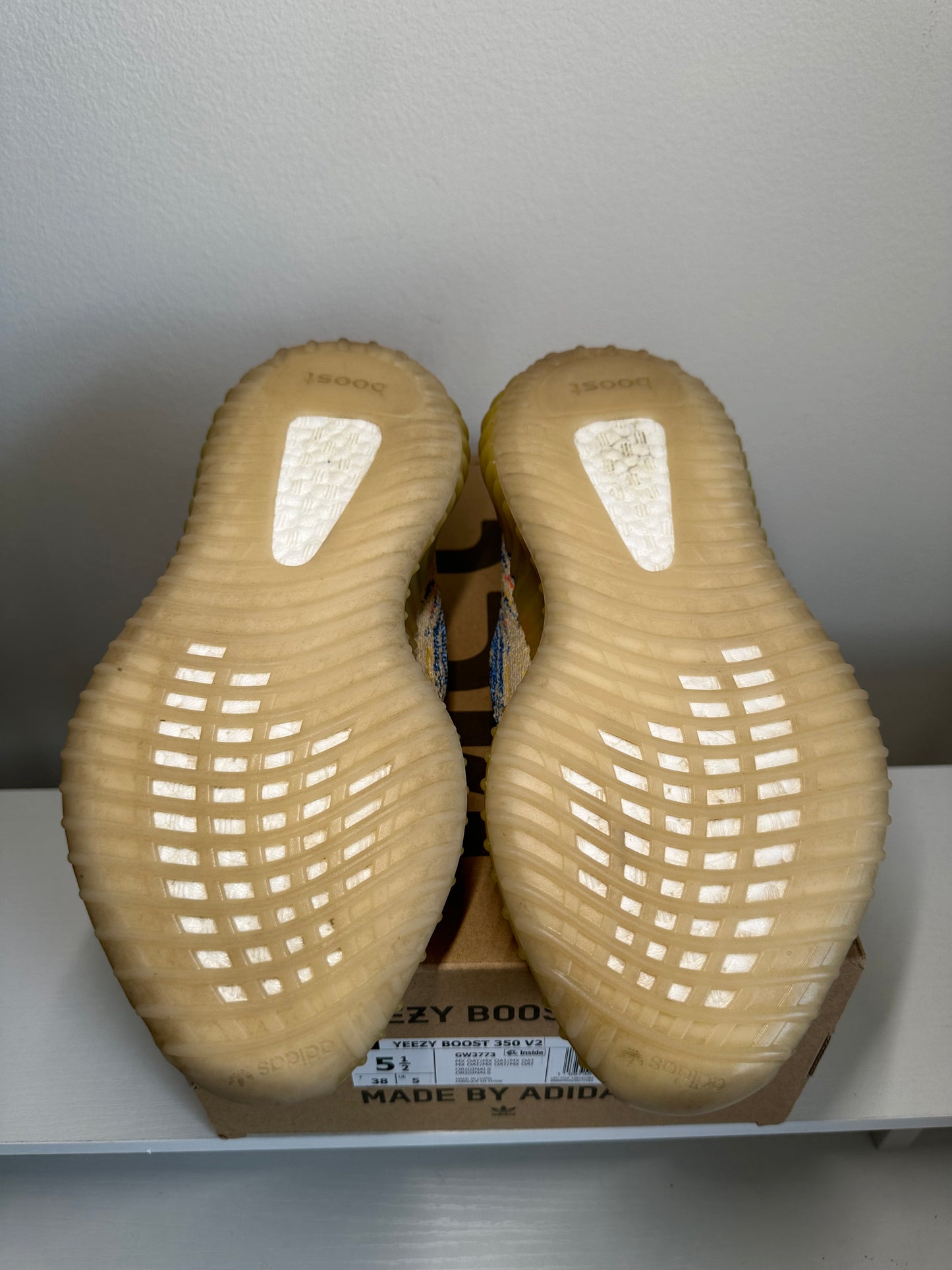 adidas Yeezy Boost 350 V2 MX Oat *pre-owned* (SIZE 5.5Y)